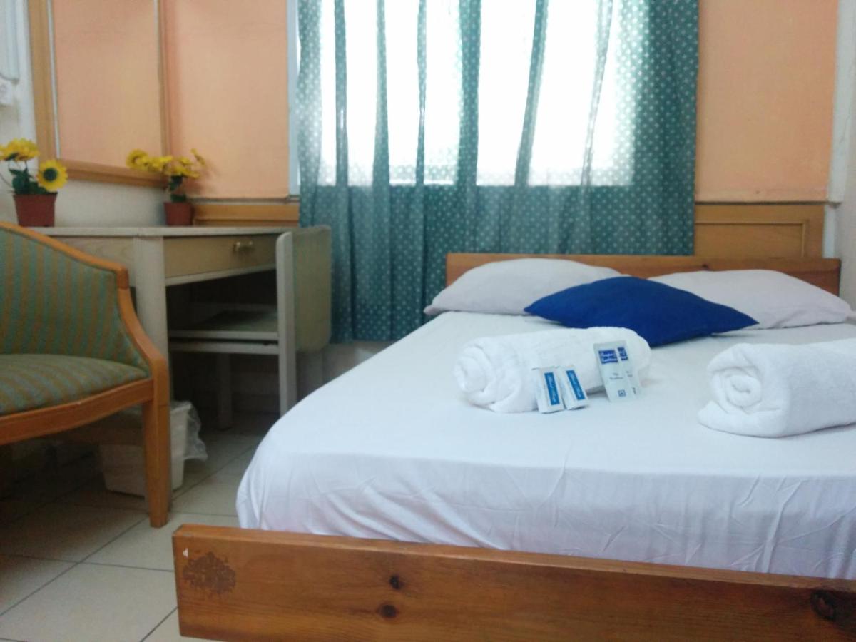 Momo's Hostel