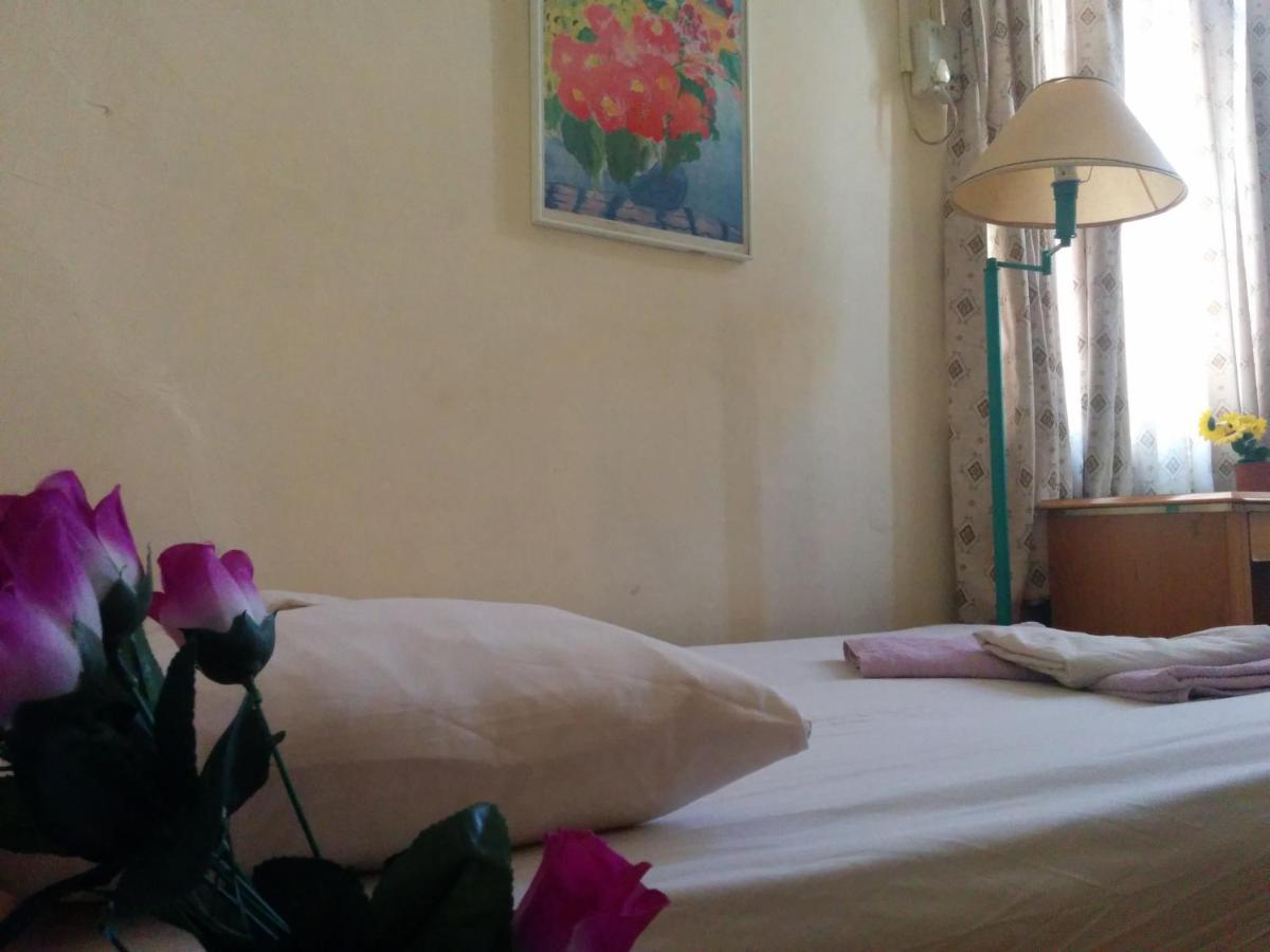 Momo's Hostel