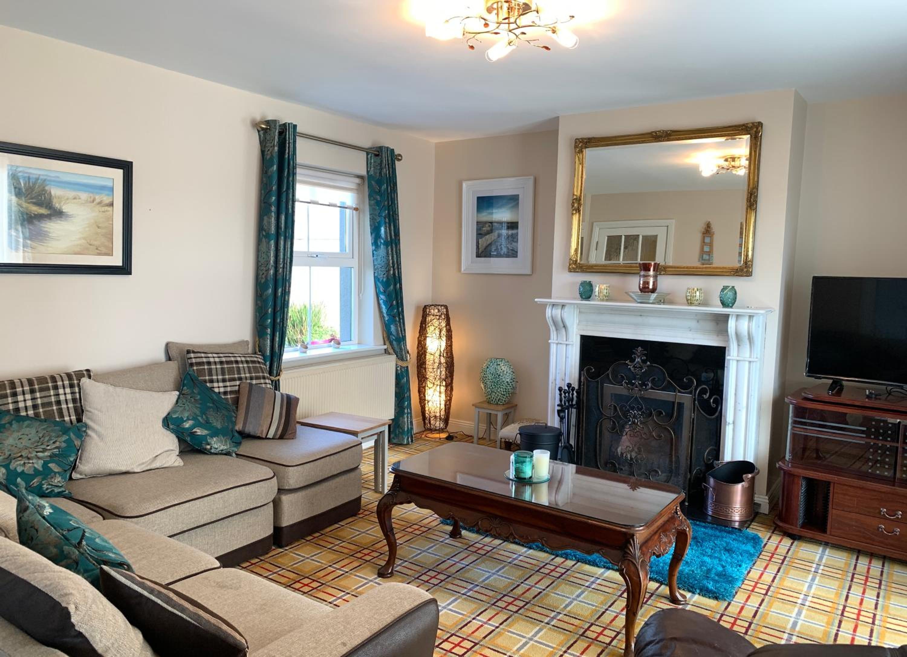 Seascape on the edge of town: 4 beds all ensuite. view 4