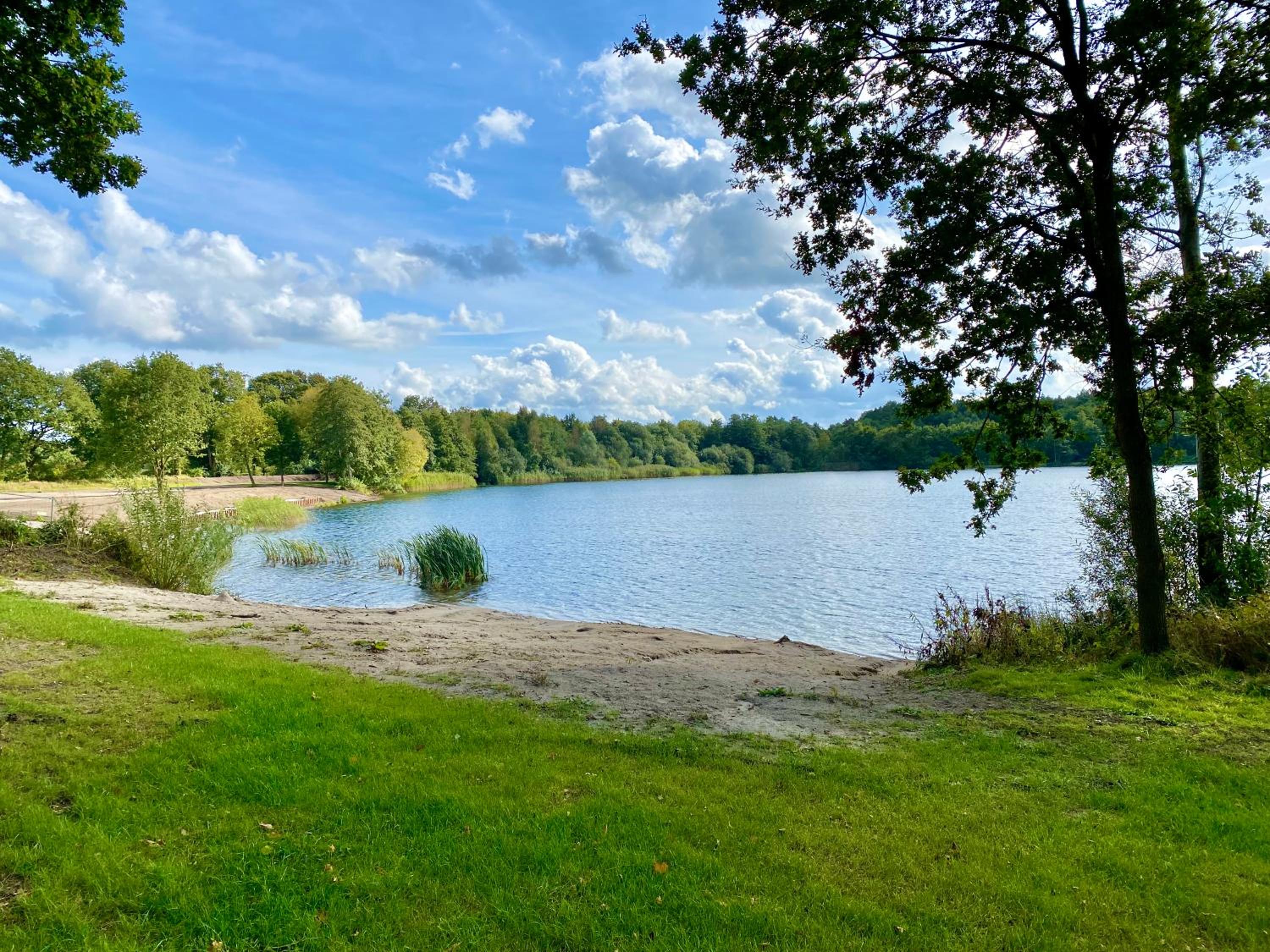 Haus am See mit Sauna und Kamin