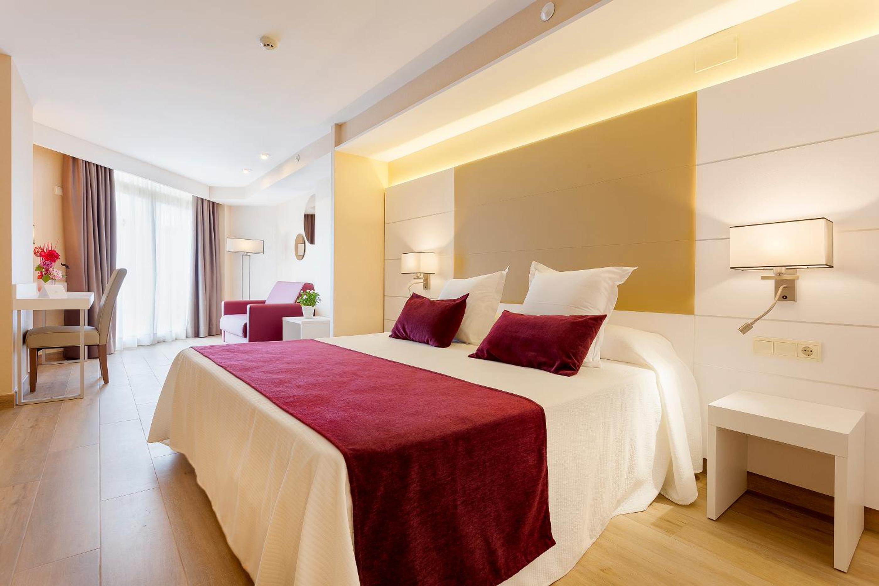 Hotel Beverly Park & Spa en Blanes — bedroom
