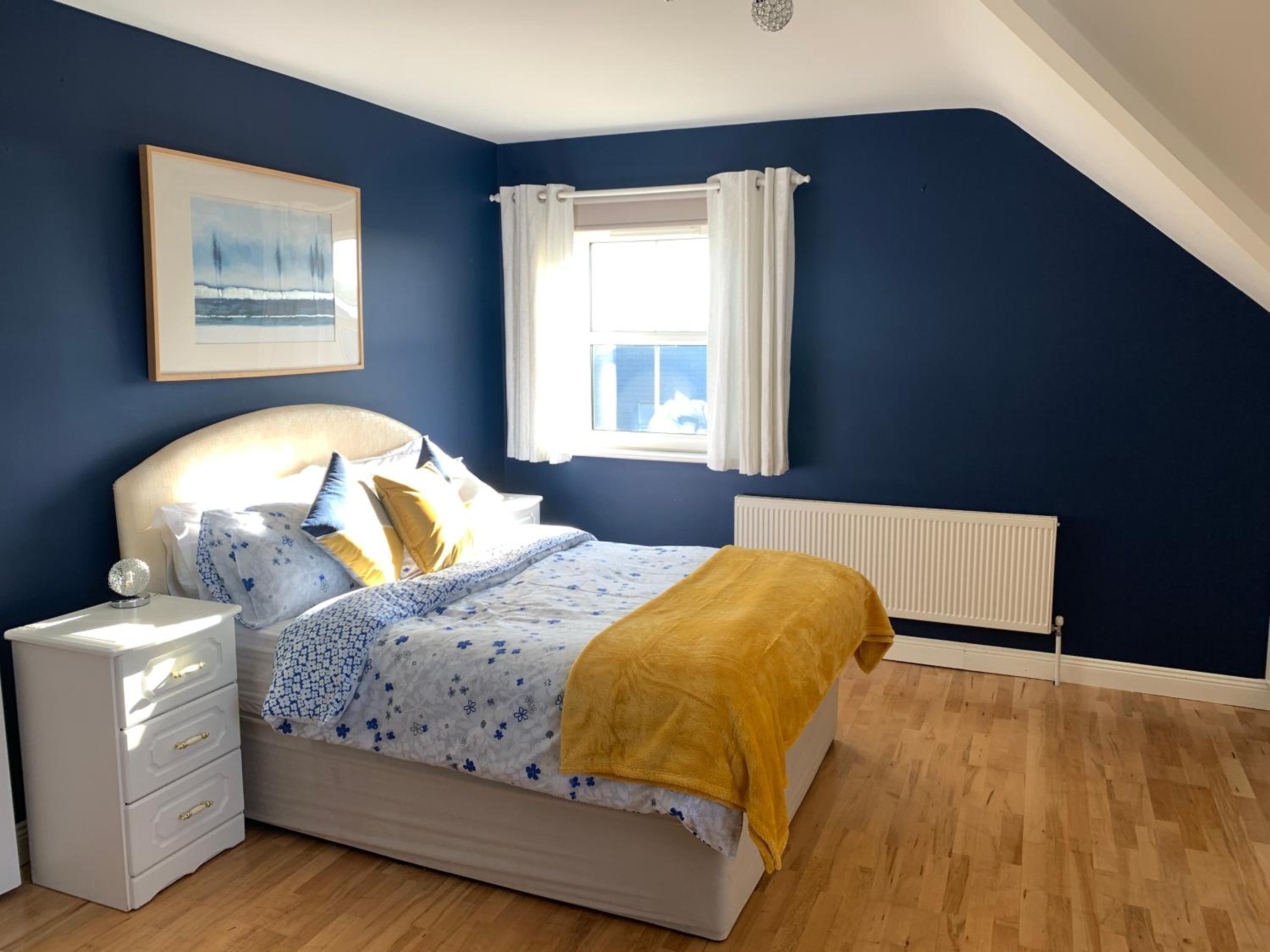 Seascape on the edge of town: 4 beds all ensuite. view 3
