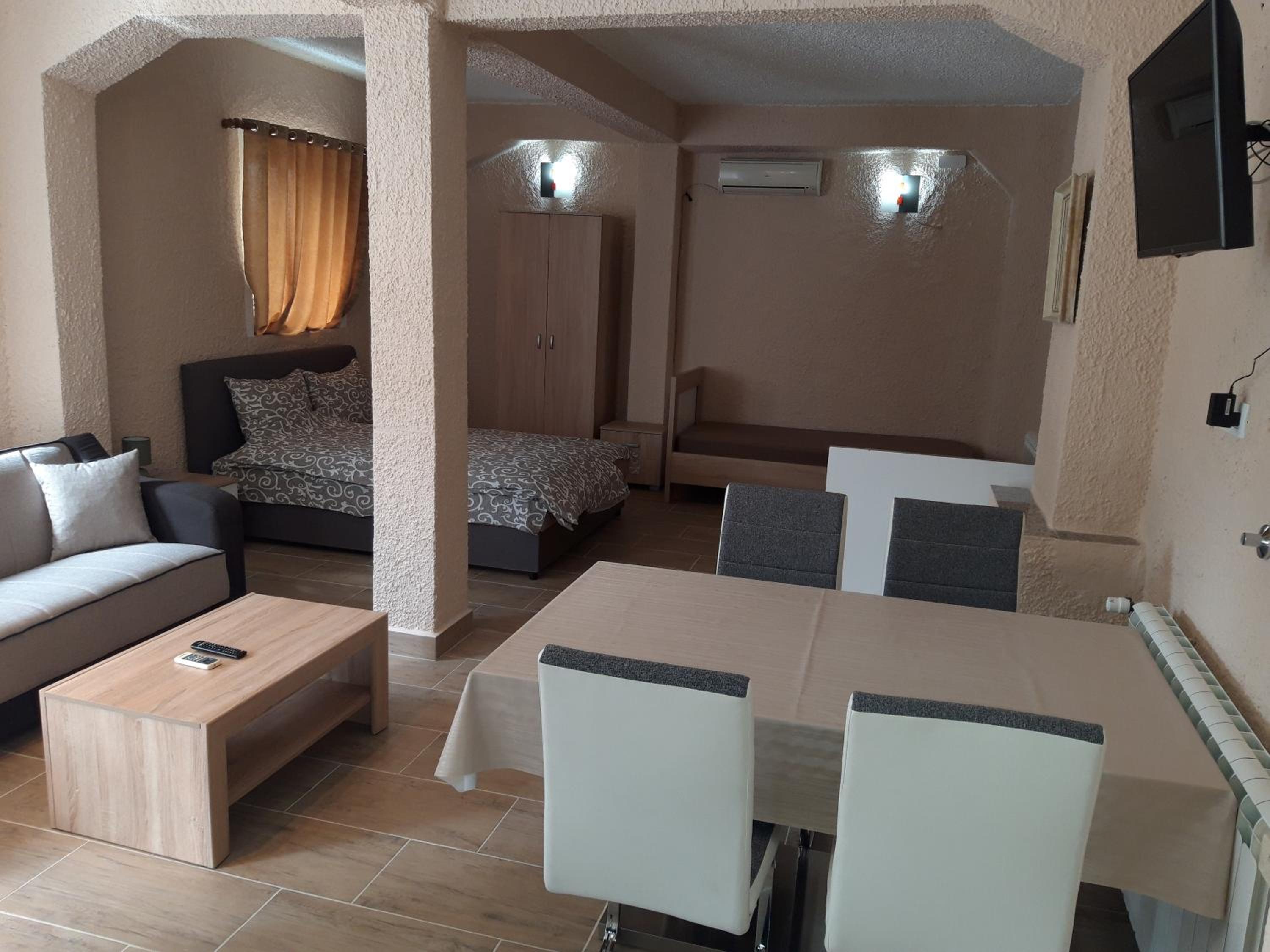 Kazablanka Rooms Aerodrom photo 3
