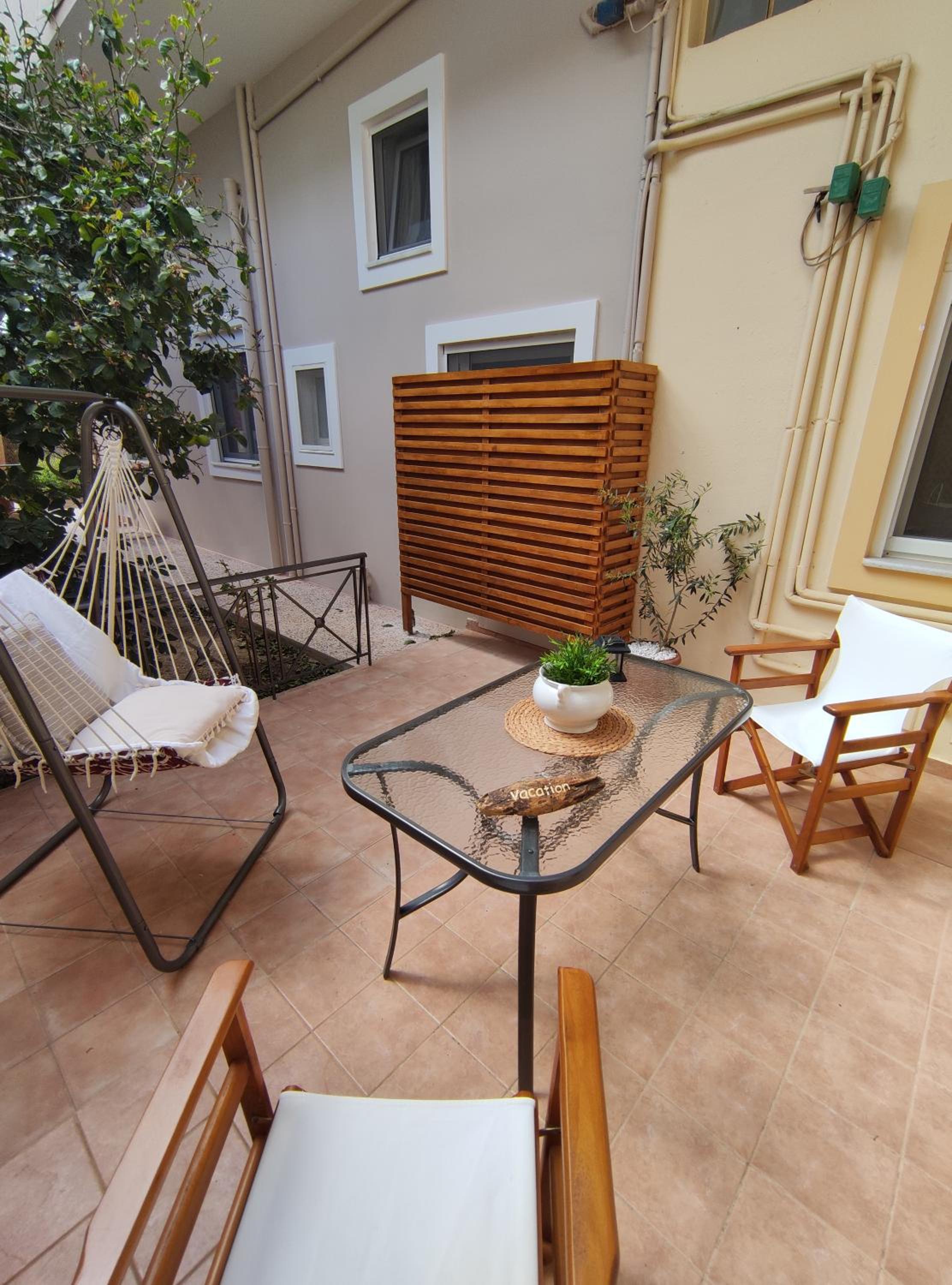 Rena House
