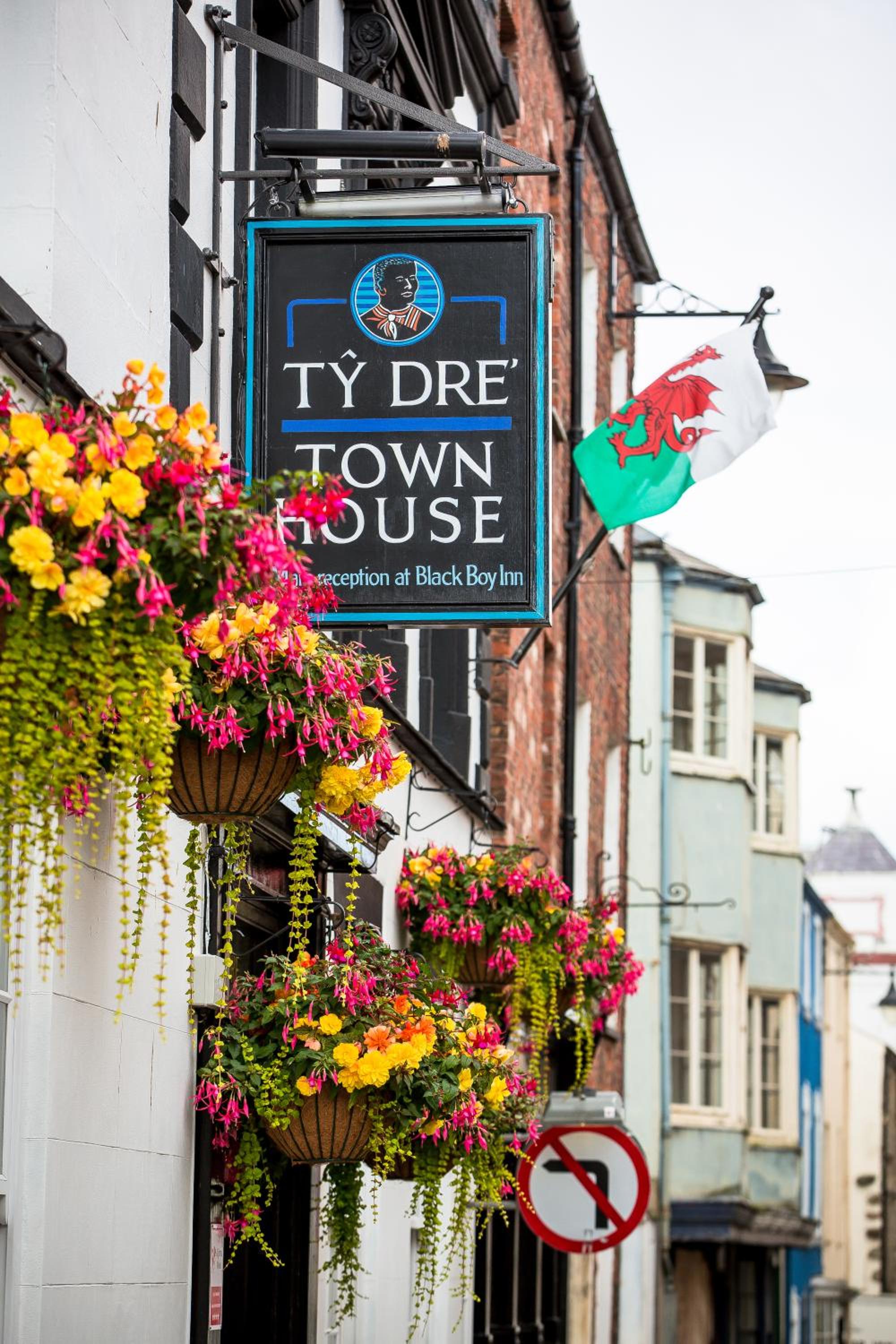Caernarfon Vacations - Ty Dre Town House - Property Image 1