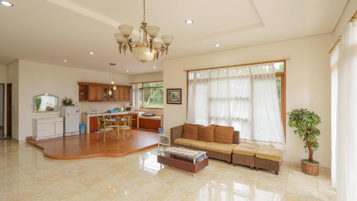 Villa Sophia Cimacan Puncak