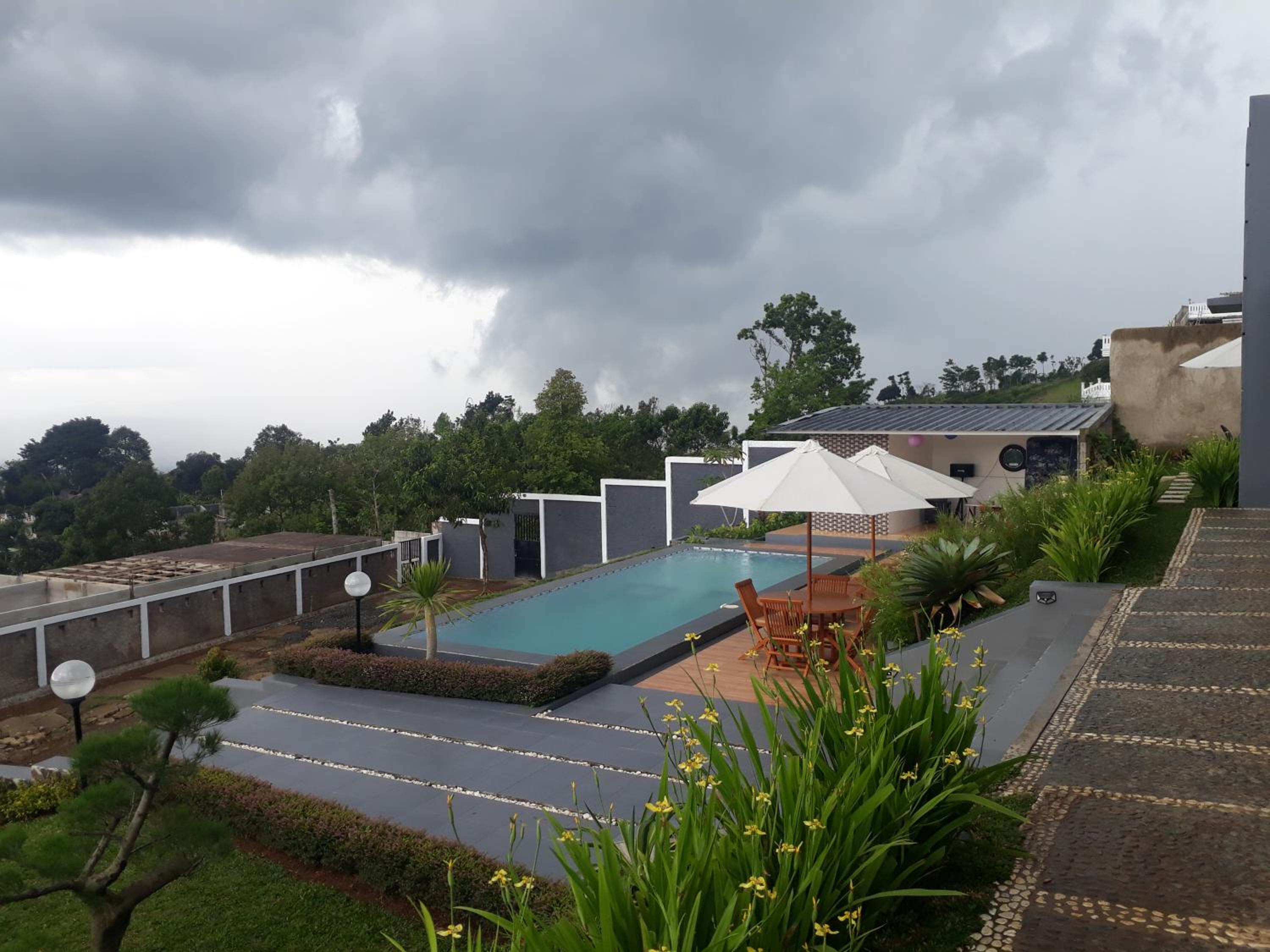 RD Cottage Hills view 3