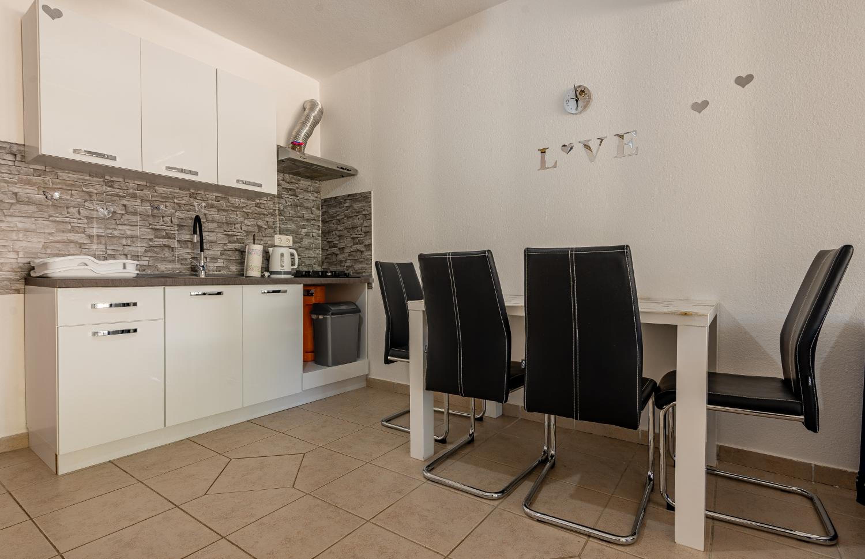 Apartments Villa Agape Vir view 3