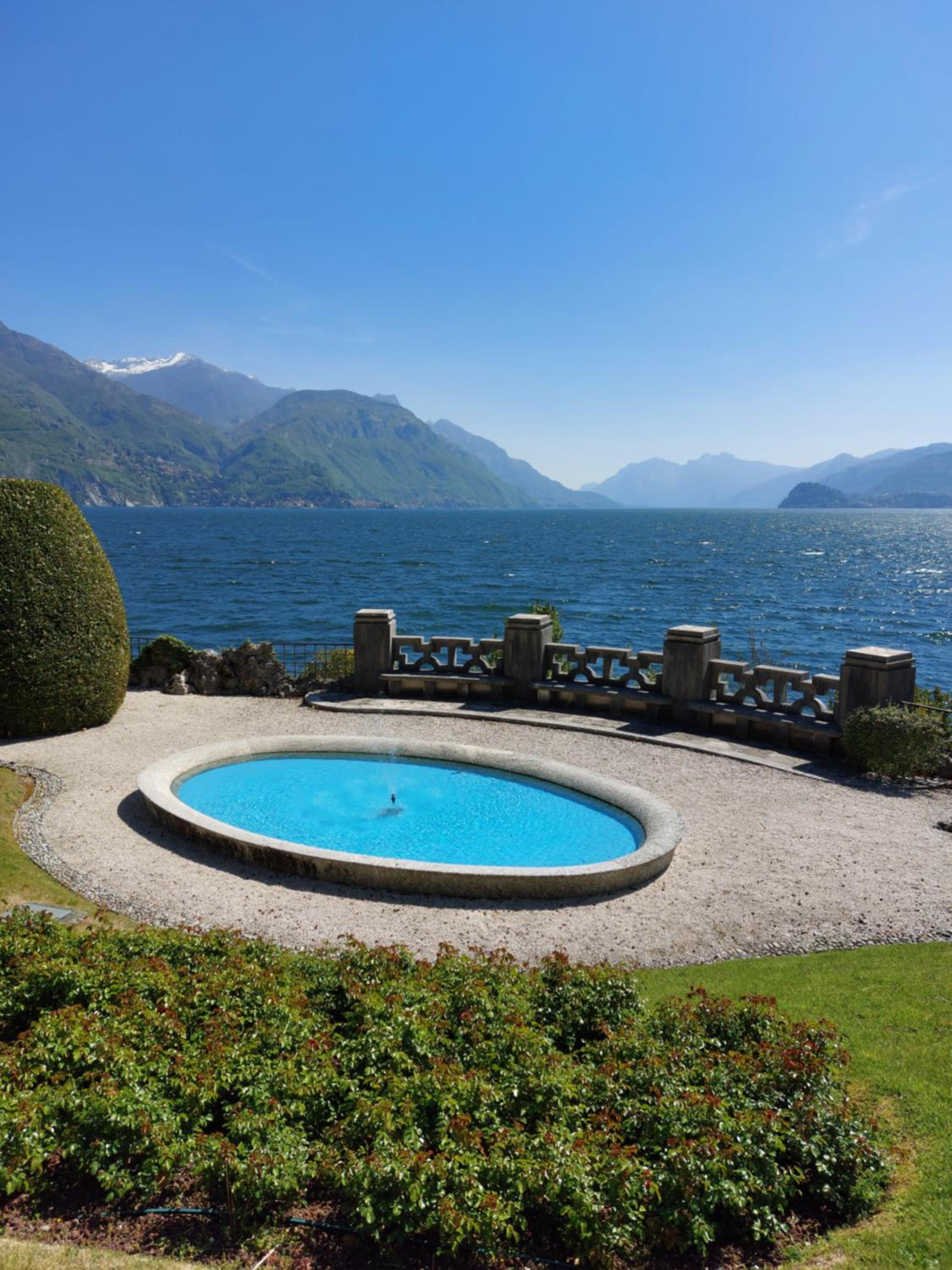 CHARMING APARTMENT LAKE FRONT