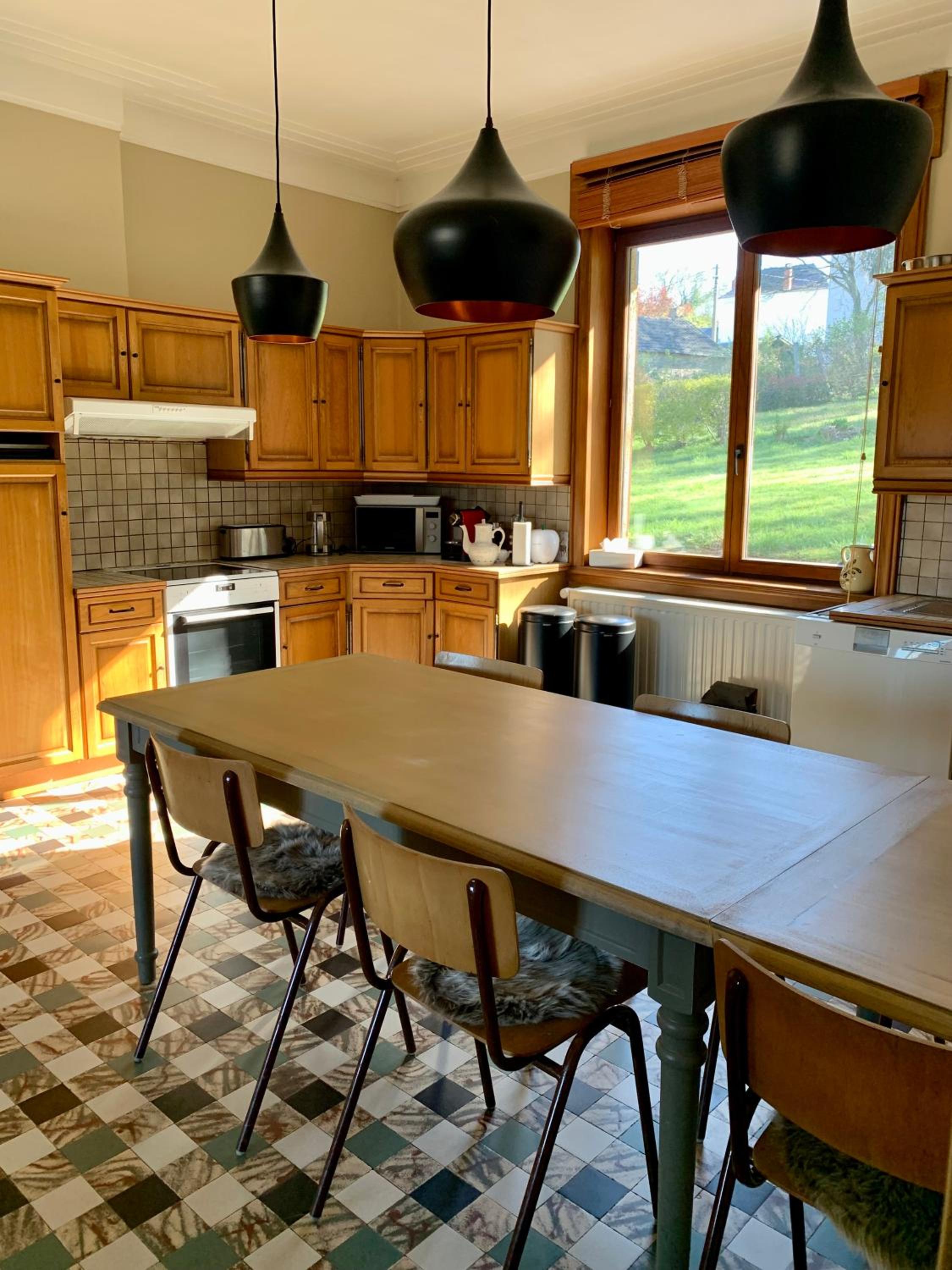 Gezellige villa met houtkachel, sauna en zonnige tuin