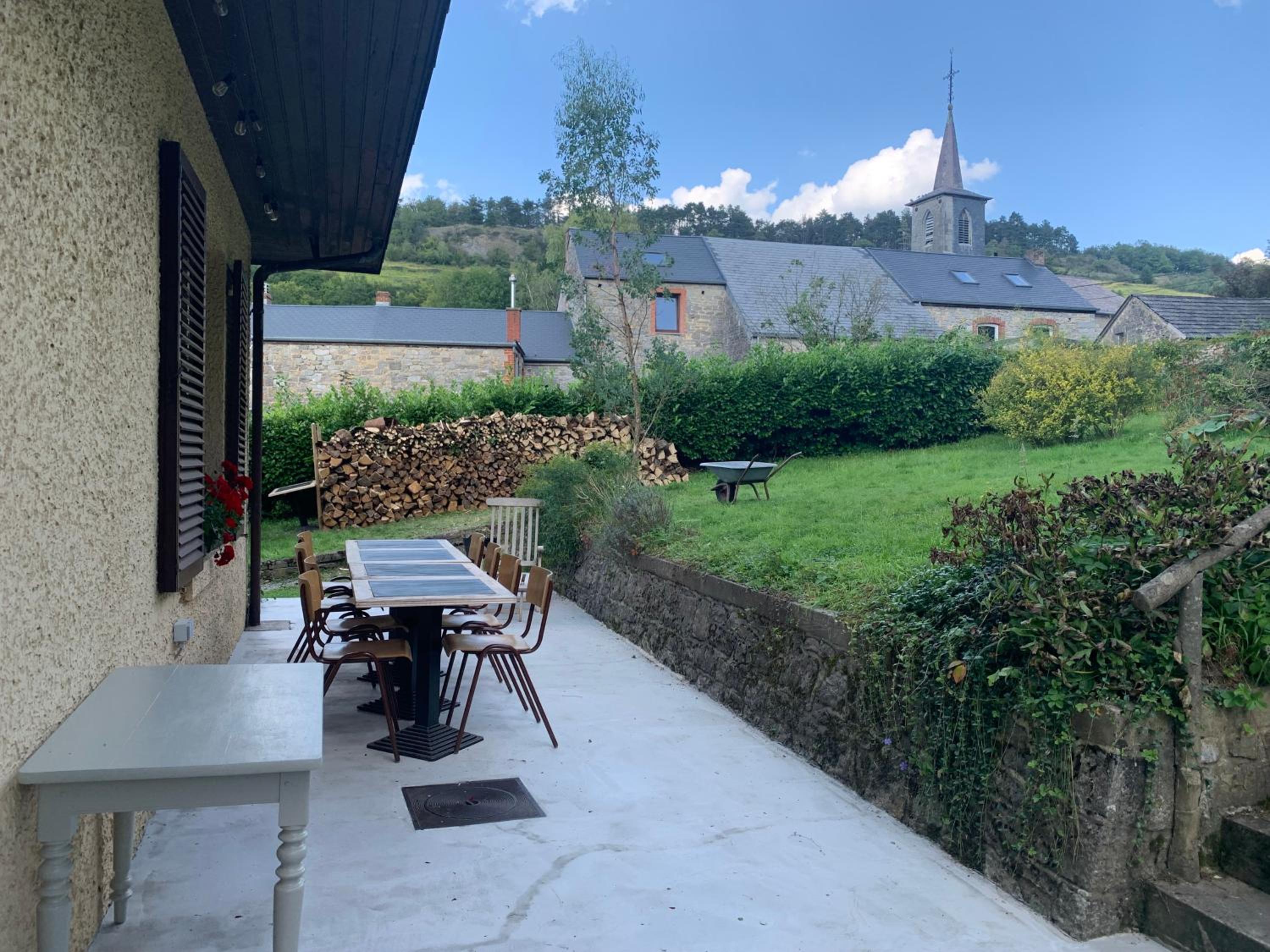 Gezellige villa met houtkachel, sauna en zonnige tuin