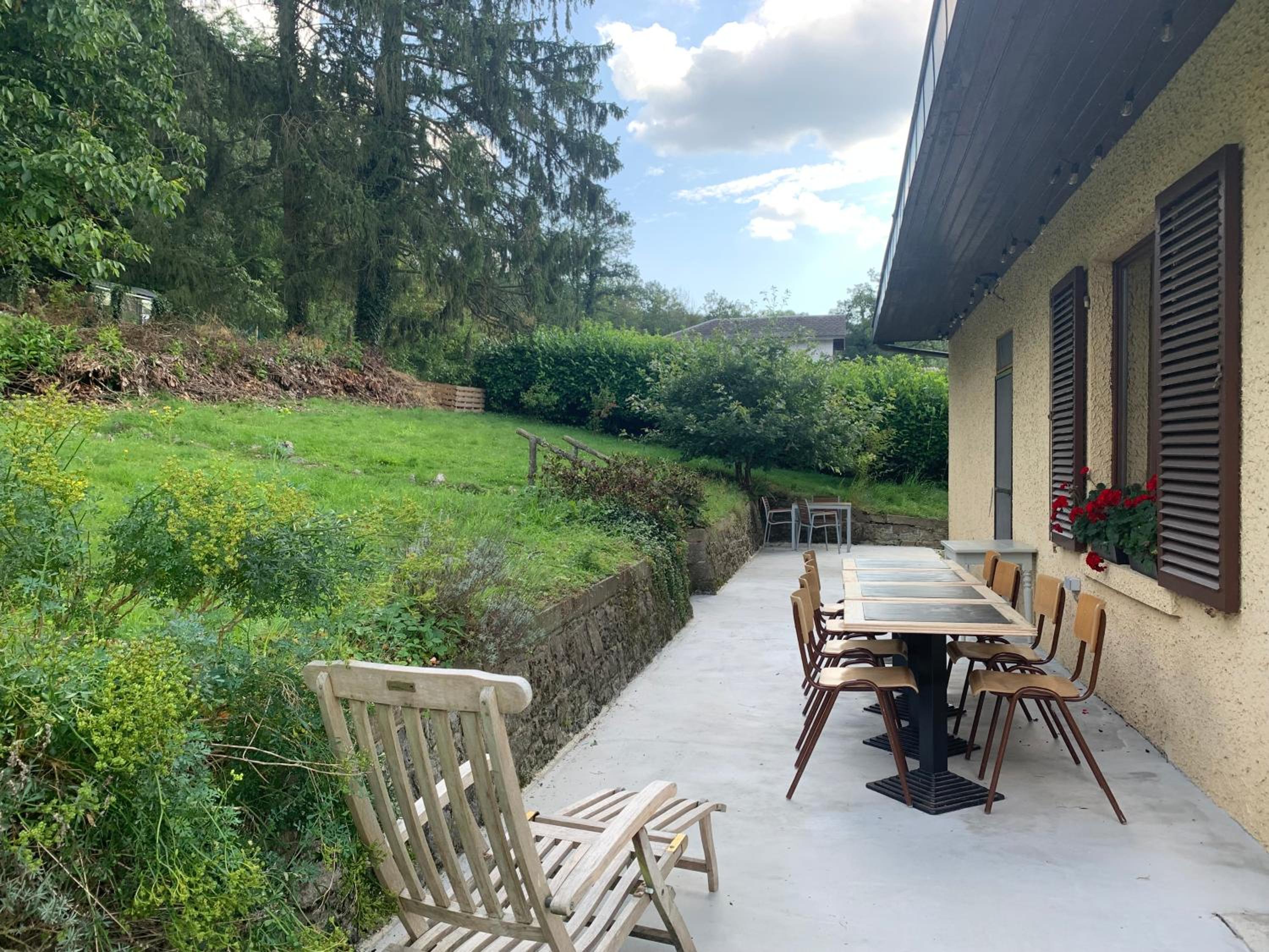 Gezellige villa met houtkachel, sauna en zonnige tuin
