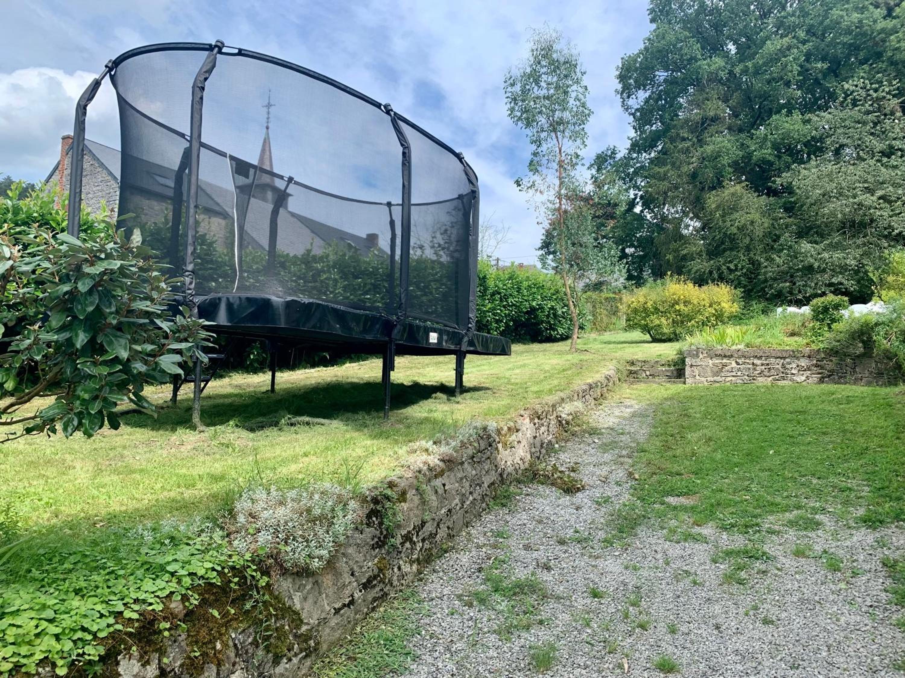 Gezellige villa met houtkachel, sauna en zonnige tuin