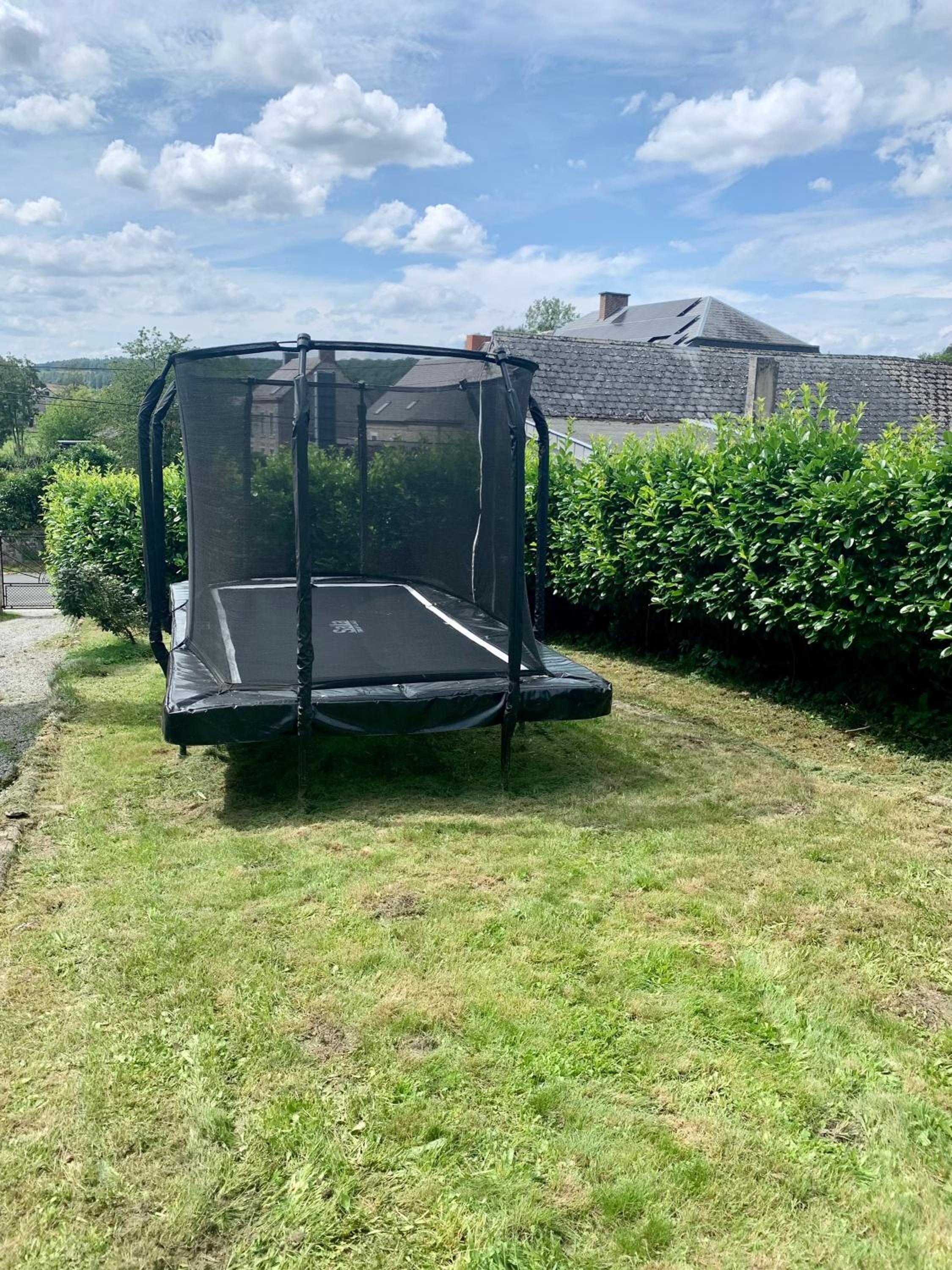 Gezellige villa met houtkachel, sauna en zonnige tuin