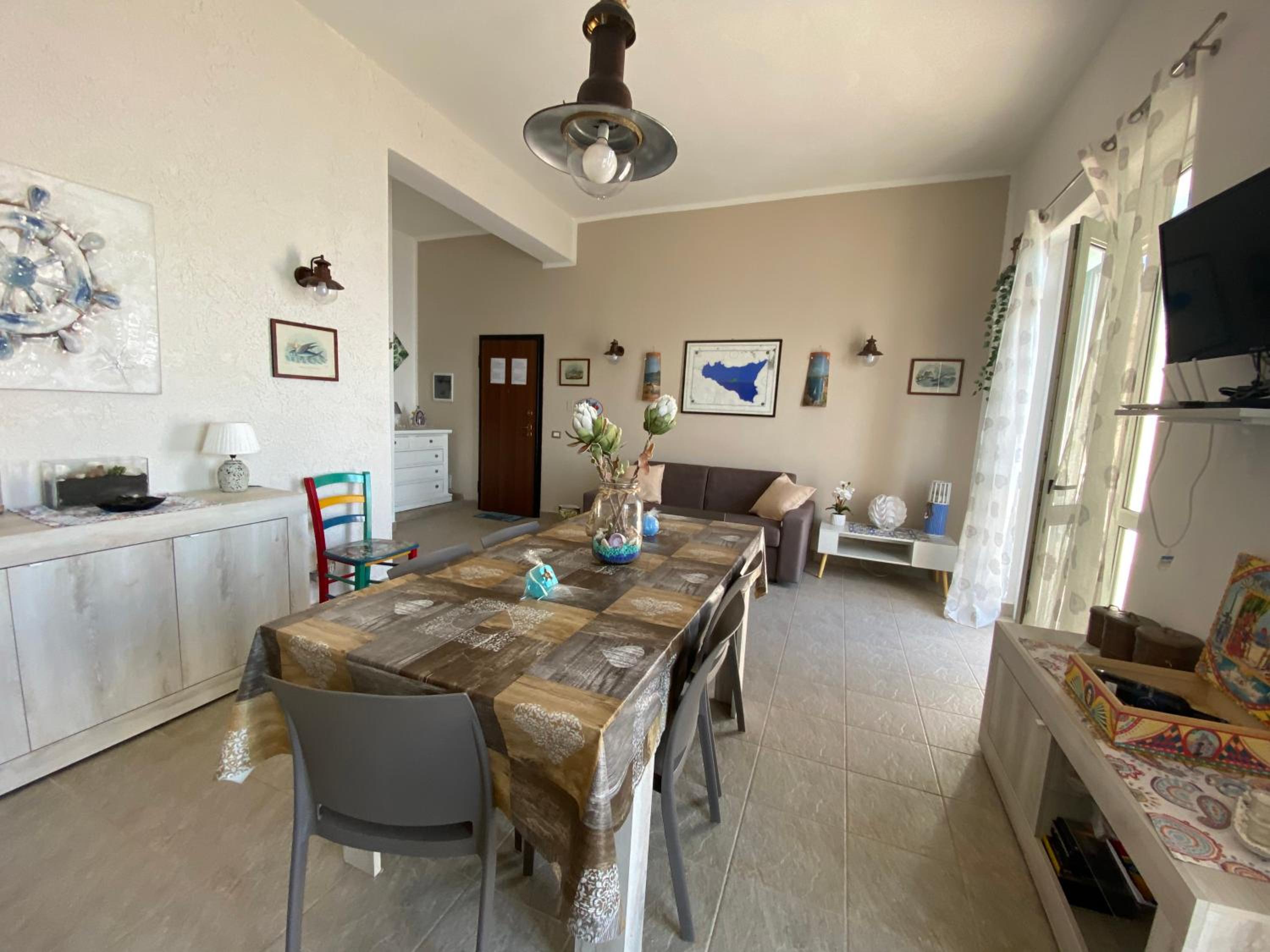 Villa GLORIA intero alloggio sulla spiaggia 8 posti letto 15 minuti da Palermo e 35 da Cefalu view 5