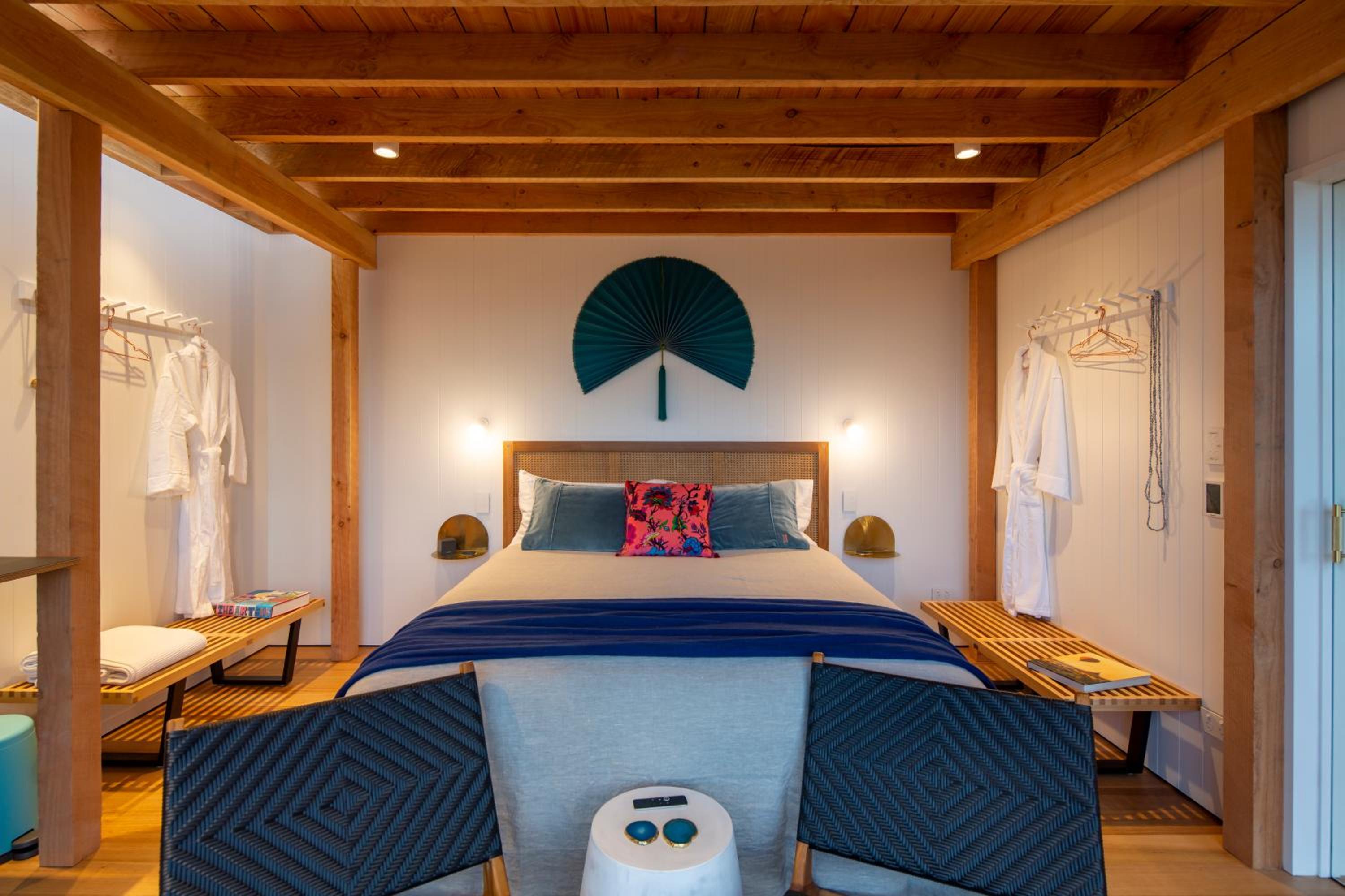 Hotel Brassed Off Modern Arrowtown Studio - Image 1