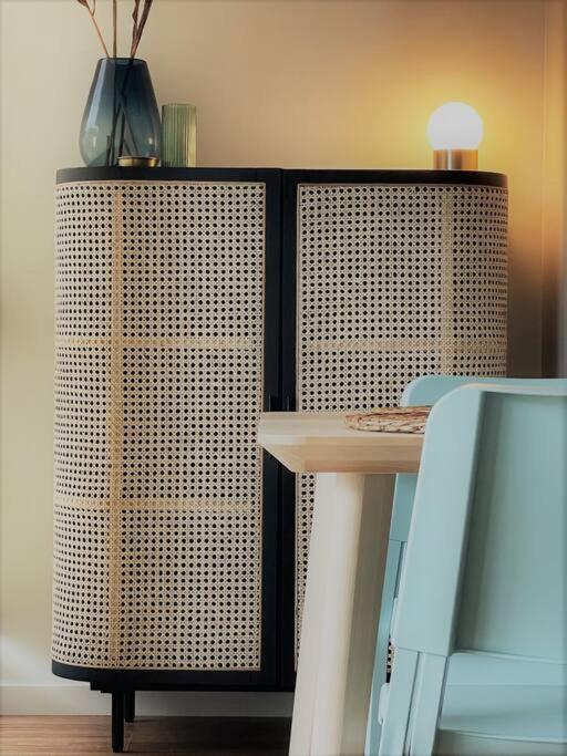 The Pas.Coe - A Stylish 1 bedroom unit with free parking.