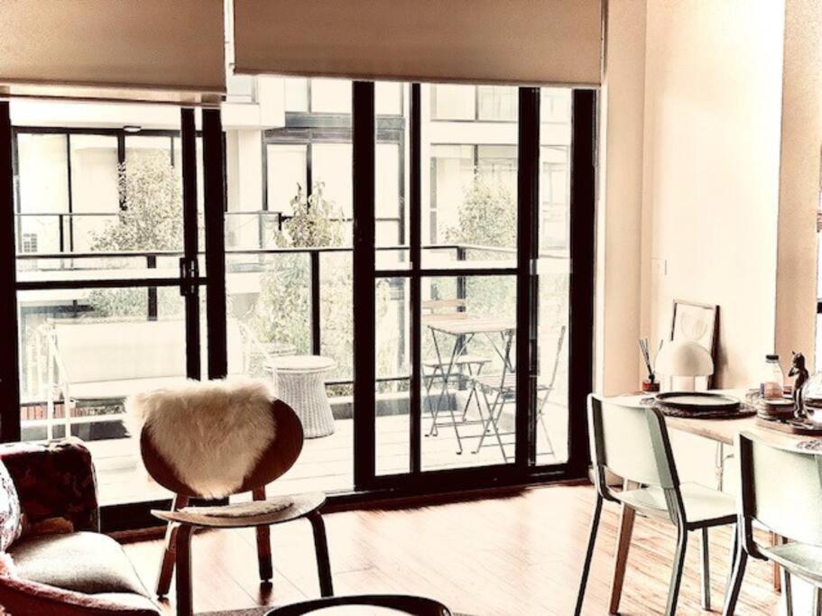 The Pas.Coe - A Stylish 1 bedroom unit with free parking.