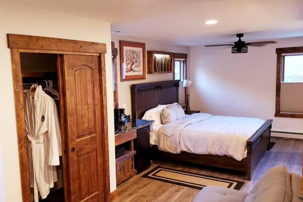 Clear Creek Inn view 2