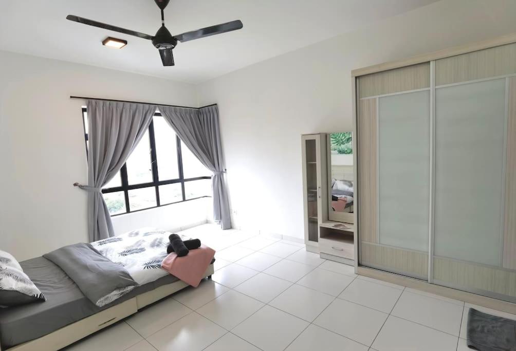 Bukit Indah 12pax Aeon Lego Wi-fi Netflix BySTAY