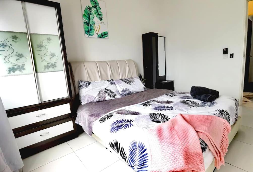 Bukit Indah 12pax Aeon Lego Wi-fi Netflix BySTAY