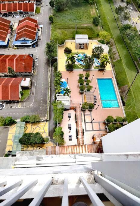 Bukit Indah 12pax Aeon Lego Wi-fi Netflix BySTAY