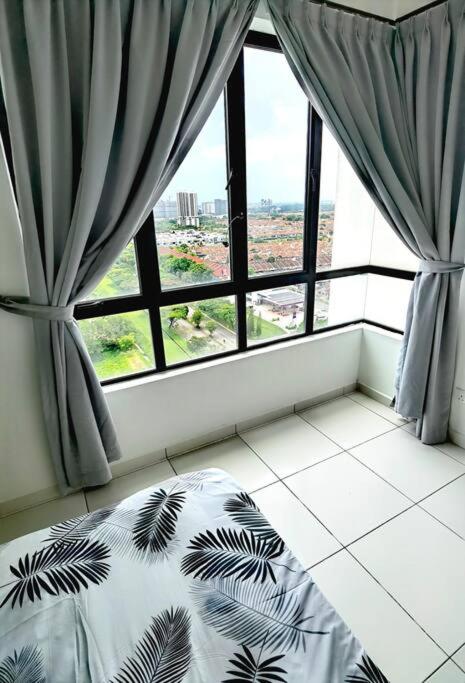 Bukit Indah 12pax Aeon Lego Wi-fi Netflix BySTAY