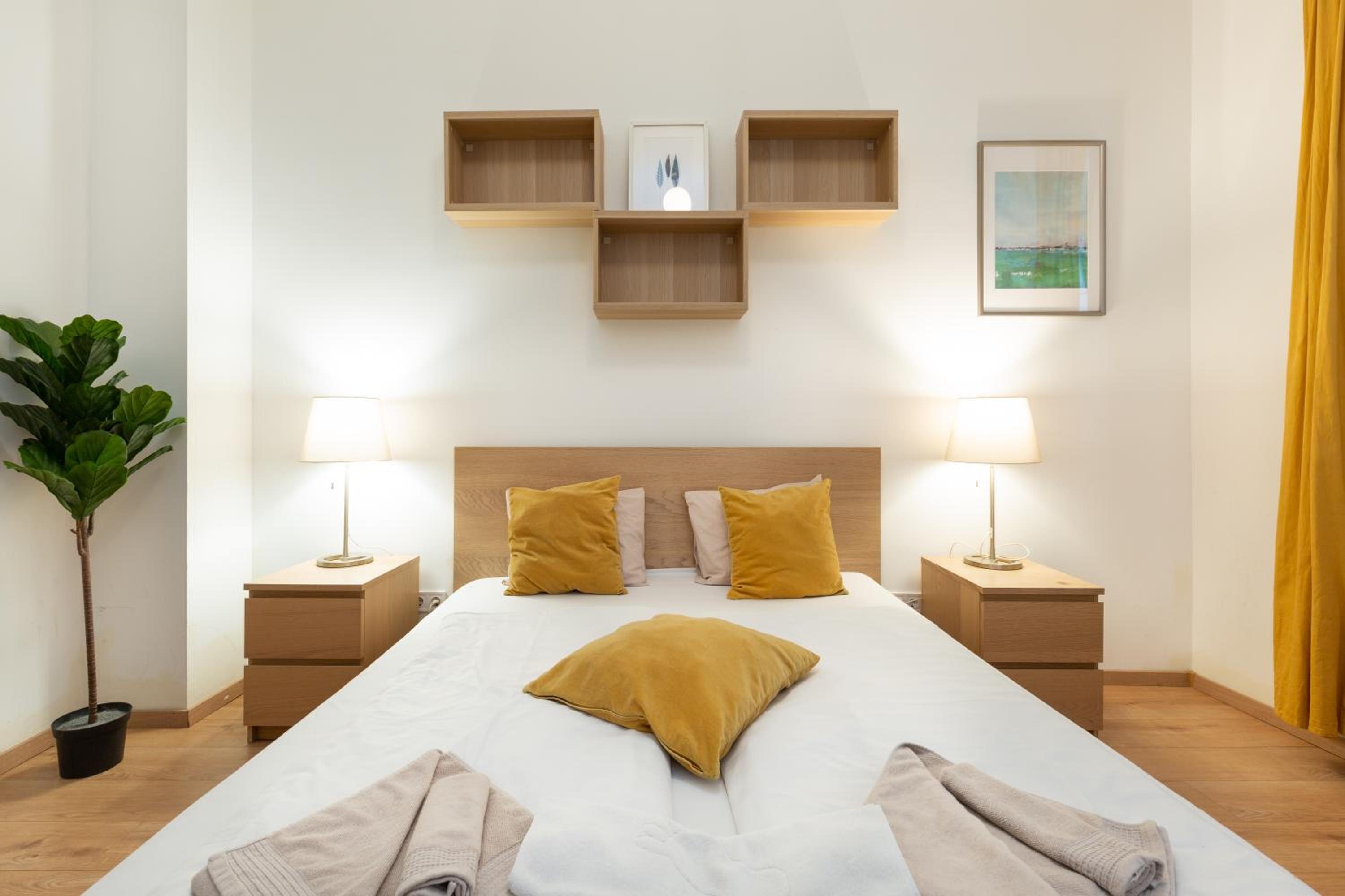 A4-6 Aulich Apartment
