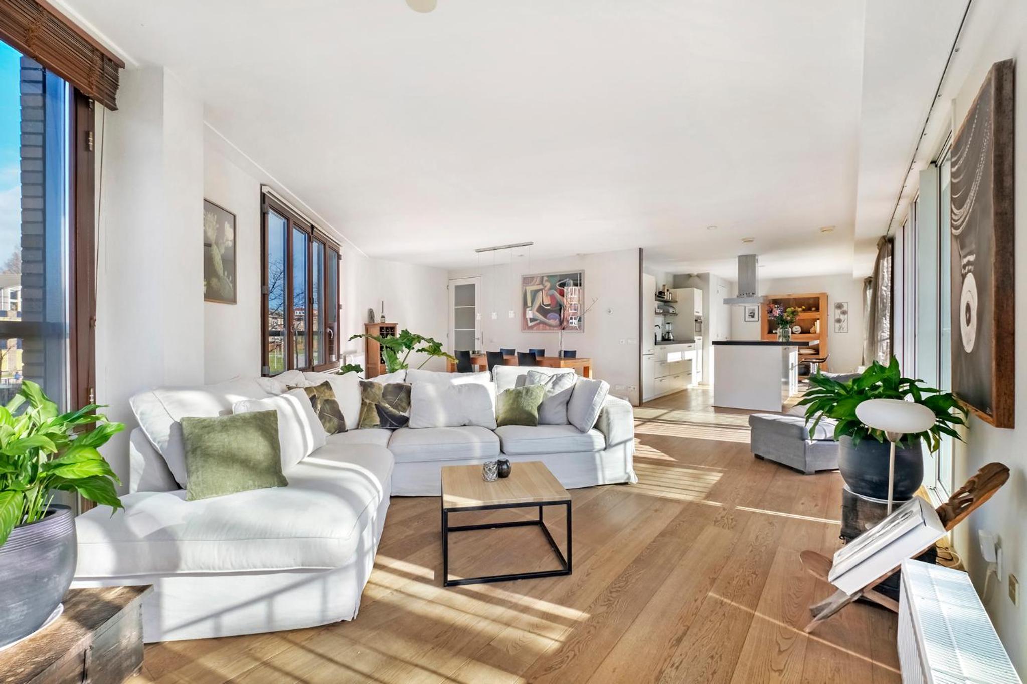 170M2 Appartment with Jacuzzi & Steam bath in center of Amsterdam