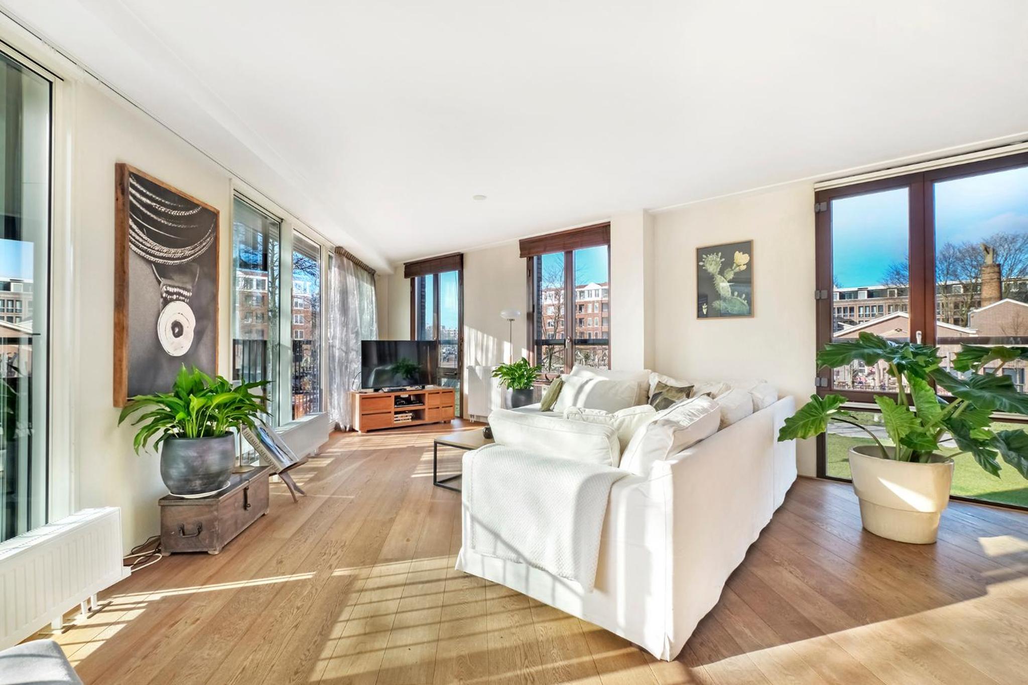 170M2 Appartment with Jacuzzi & Steam bath in center of Amsterdam