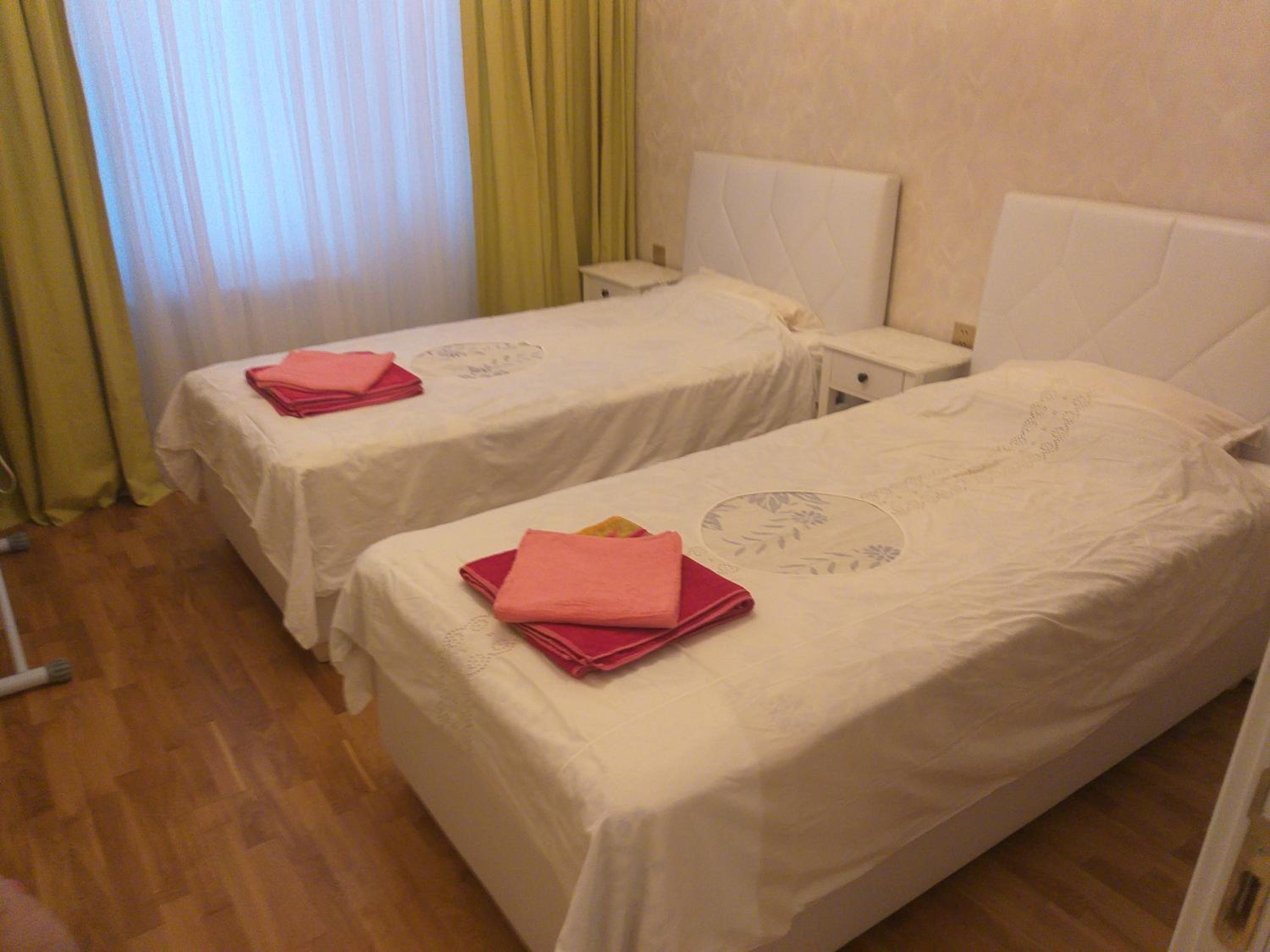 1+1 Apartment near metro station Azadlıq