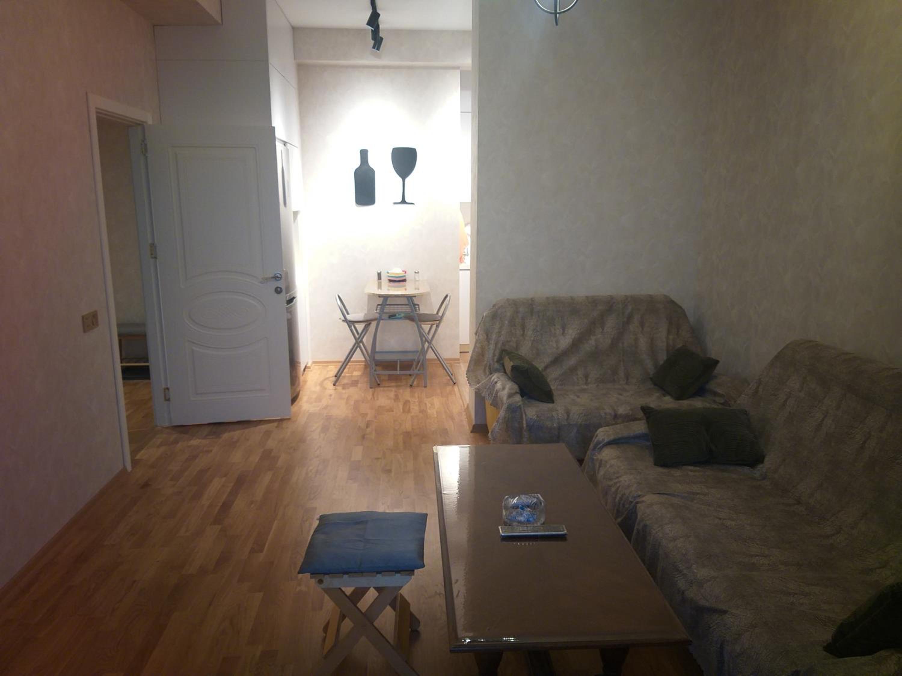 1+1 Apartment near metro station Azadlıq