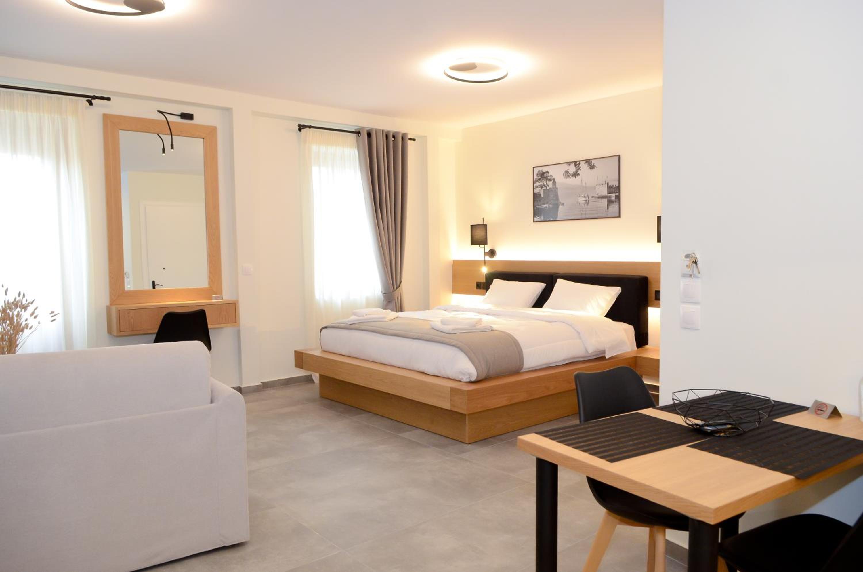 Roloi suites en Nafpaktos — hotel room
