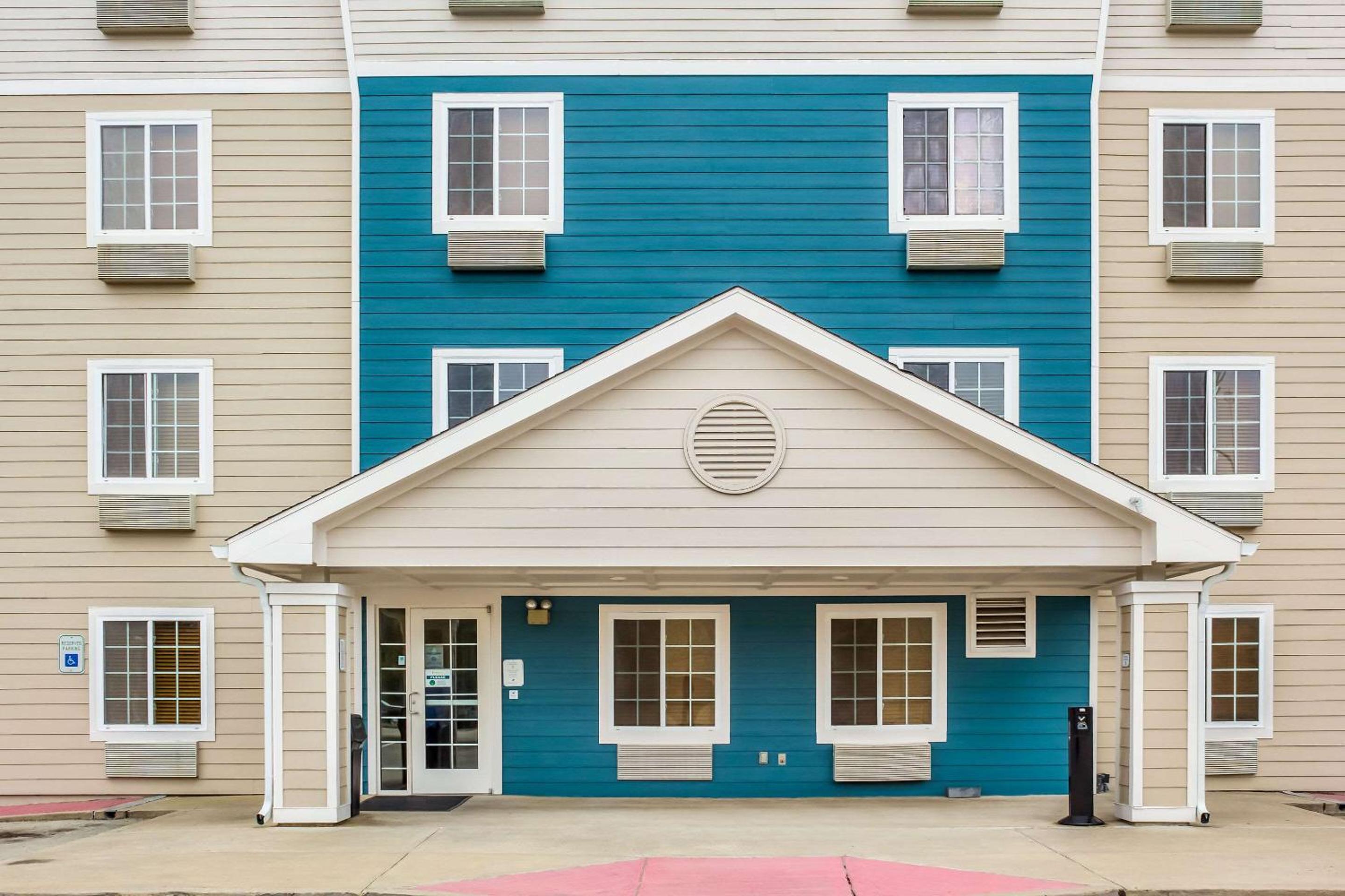 WoodSpring Suites Conroe