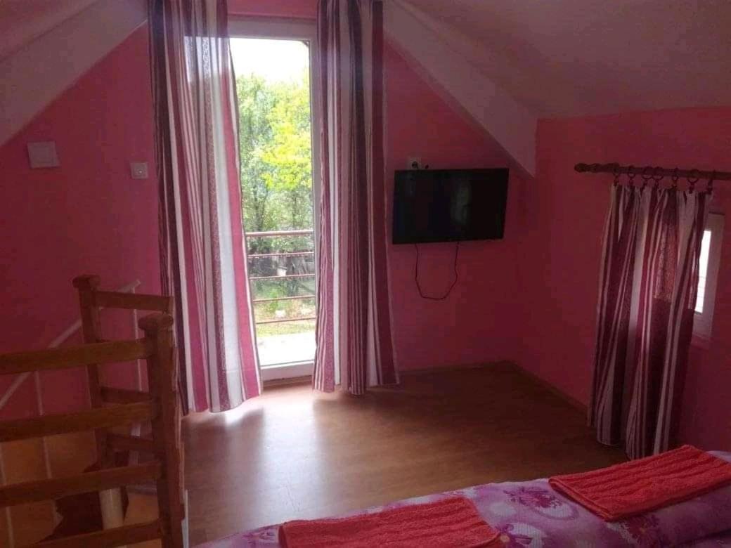 Sobe i Apartmani