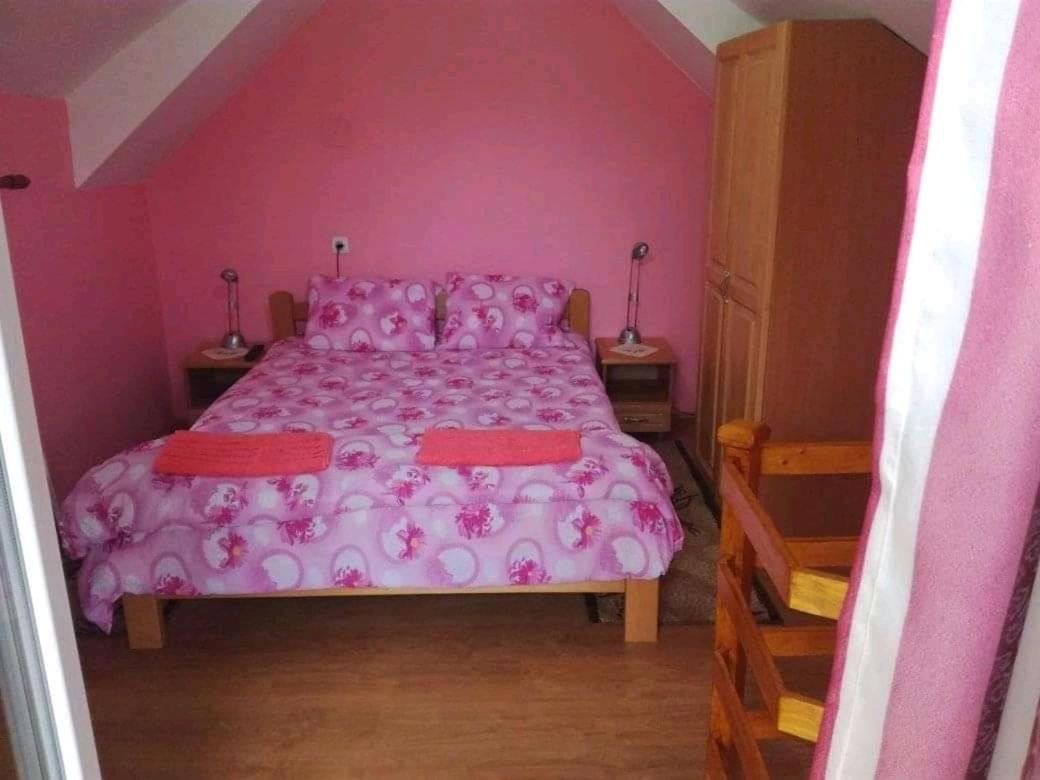 Sobe i Apartmani