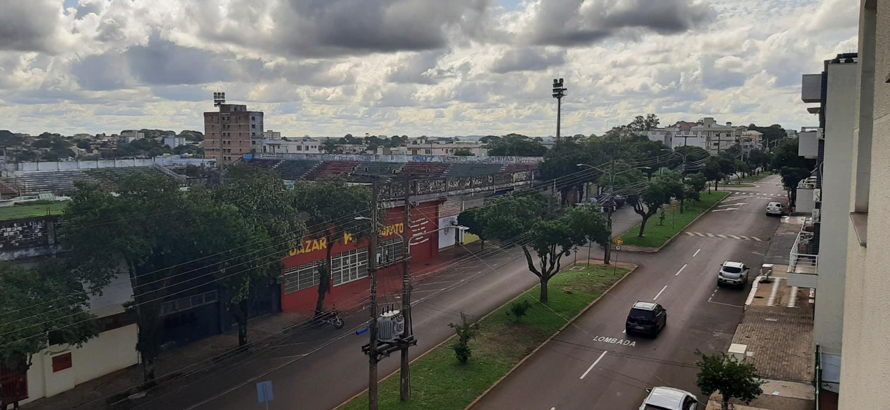 Apart próximo a Unimed, Catedral e HSA de 2 quartos com 2 AR, mini-Academia e garagem no Centro-sul
