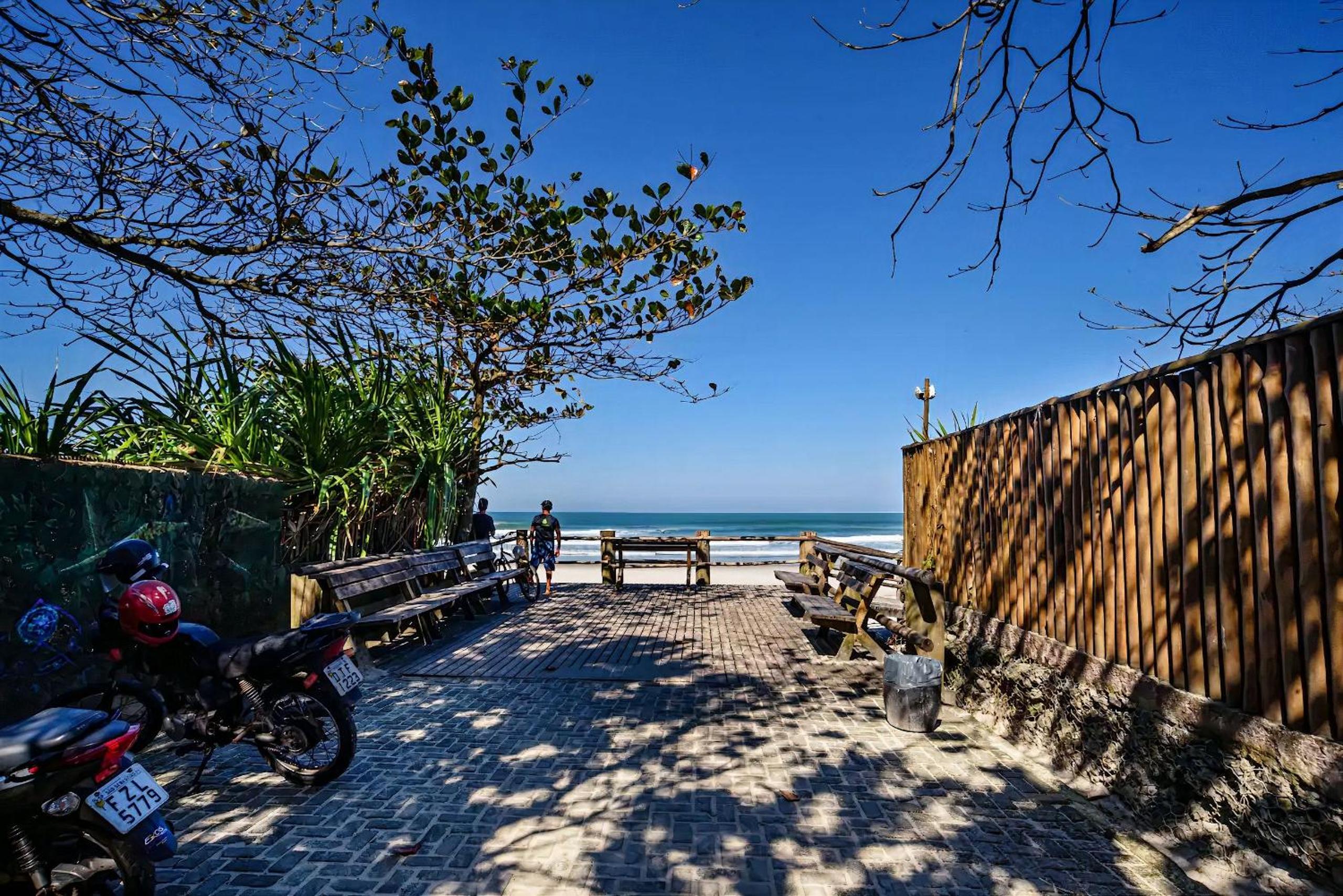 Shark House - heated pool - Camburi Beach