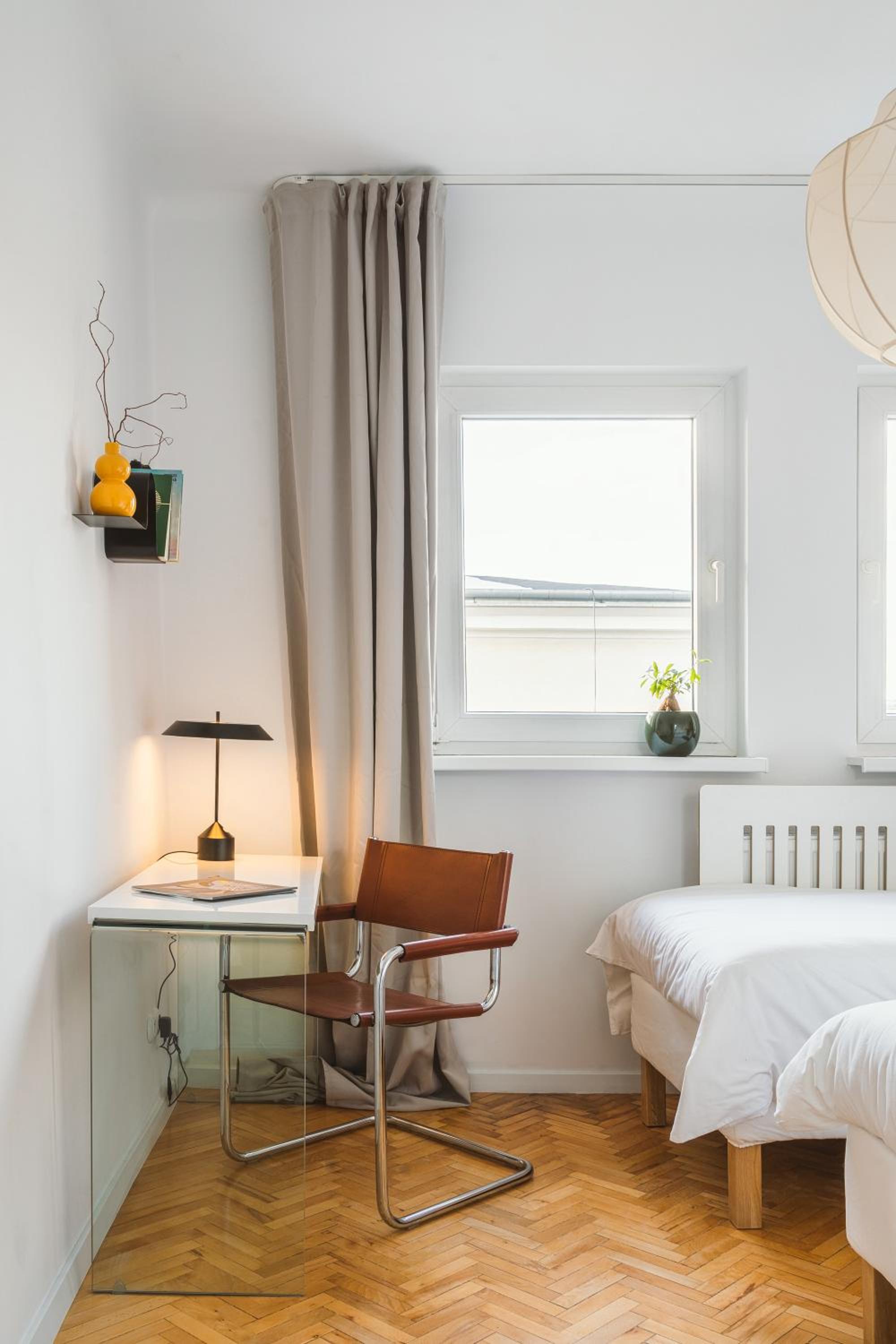 Warsaw Concierge Eclectic Design view 3