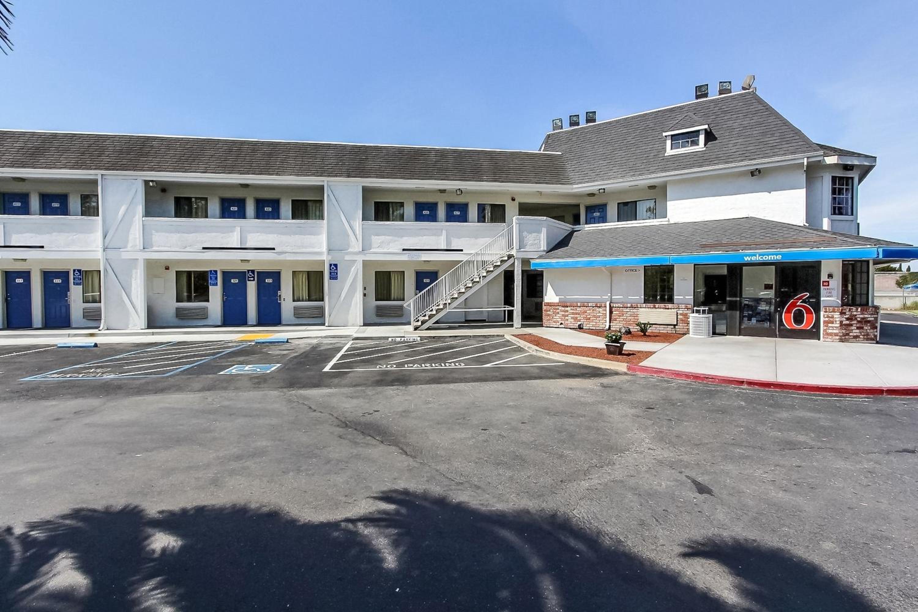 San Jose Vacations - Motel 6-Fremont, CA - North - Property Image 4