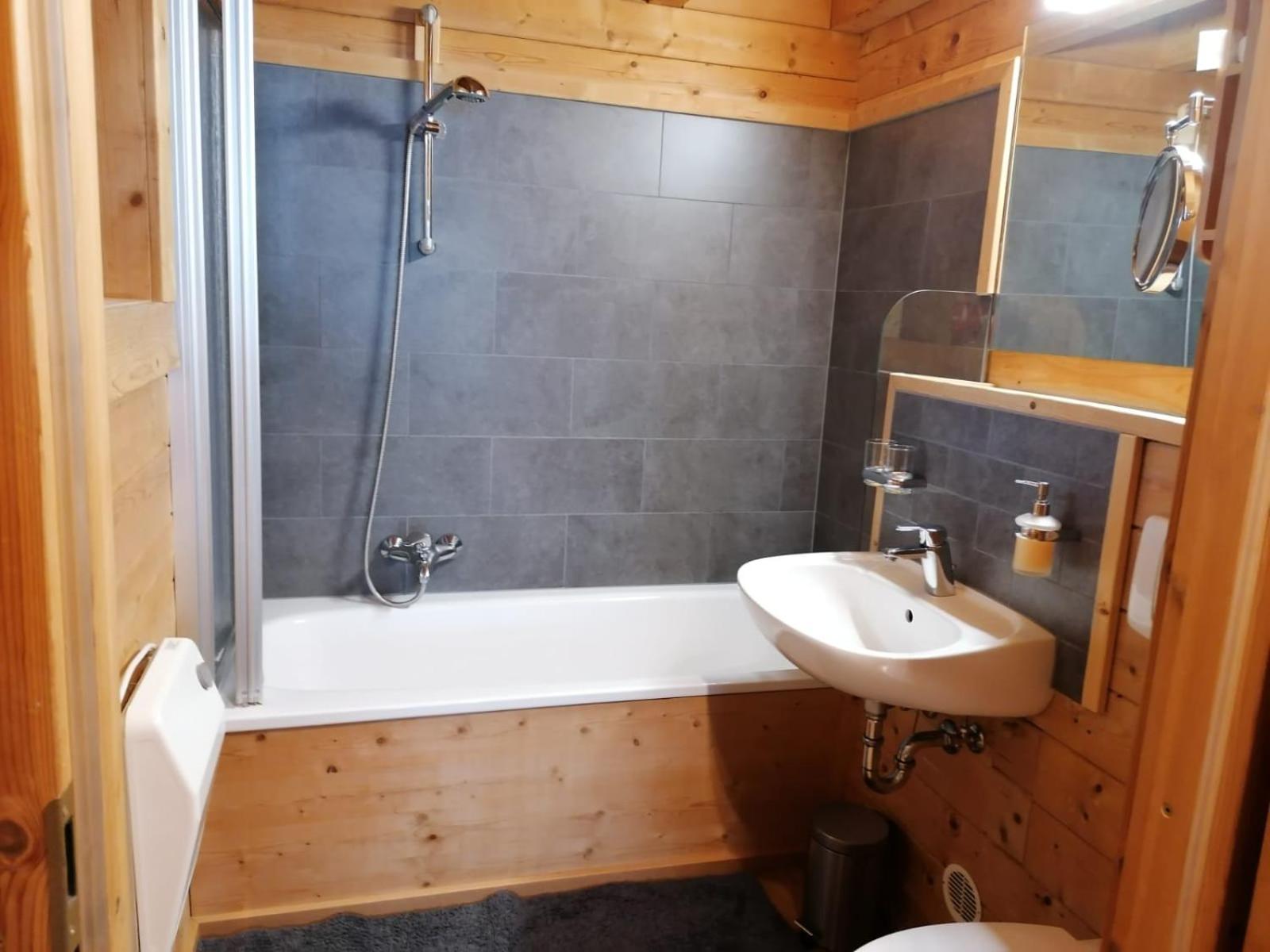 Gemütliches Ferienhaus mit Holzofen und Sauna