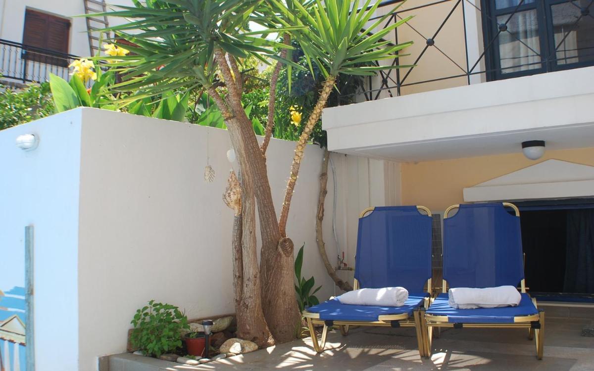 outdoor BBQ area