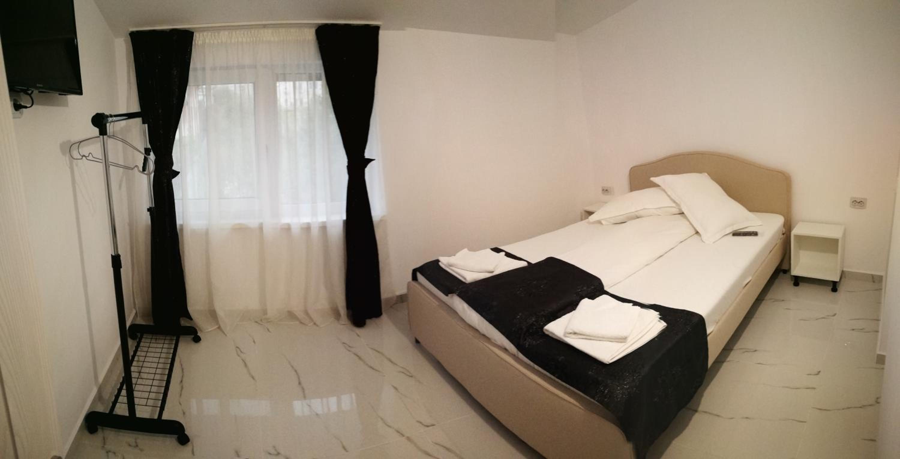 Photo 33