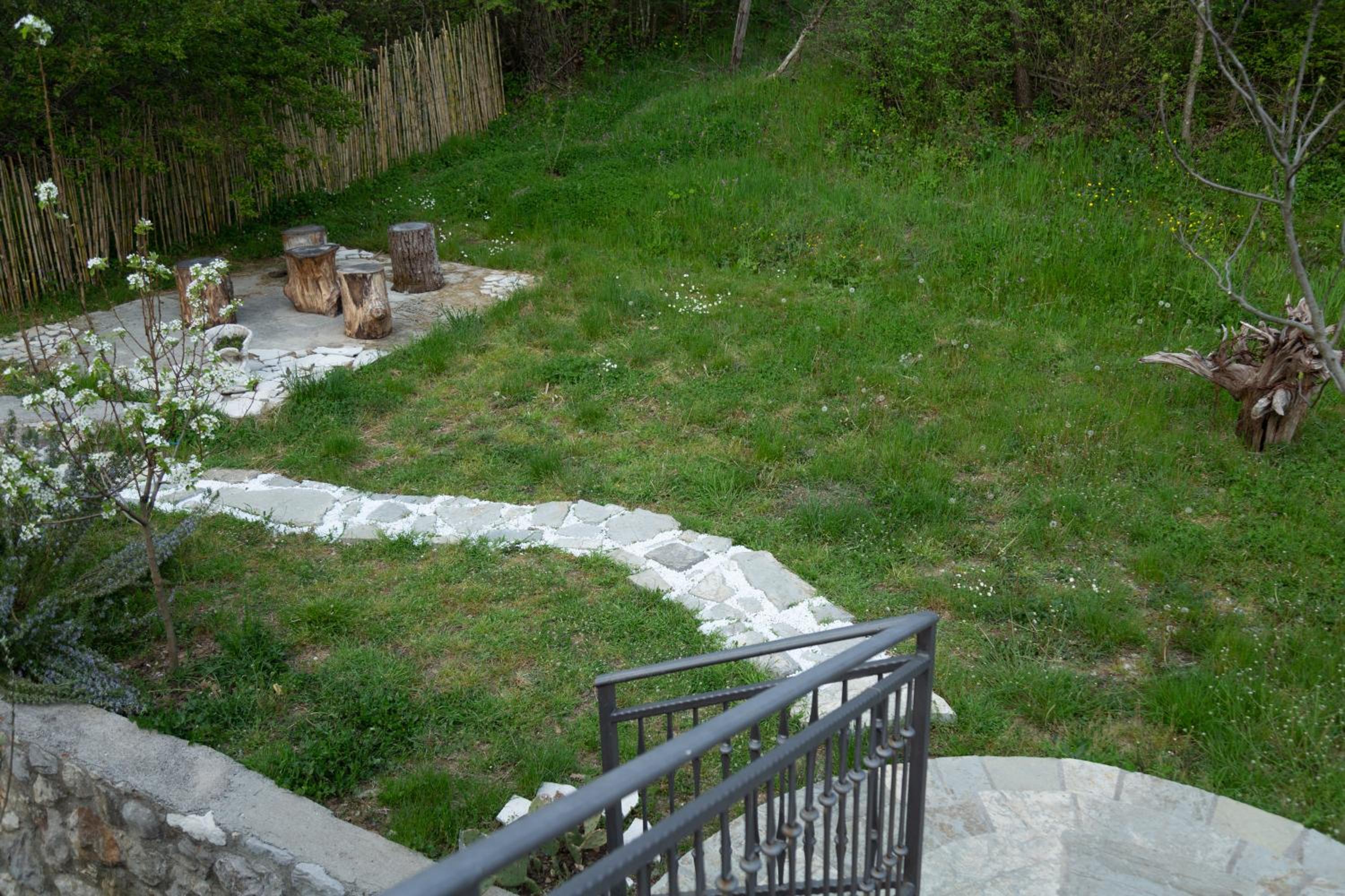 Photo 48