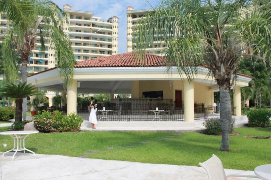 Paradise apartment, private beach condo Bay View Grand view 2