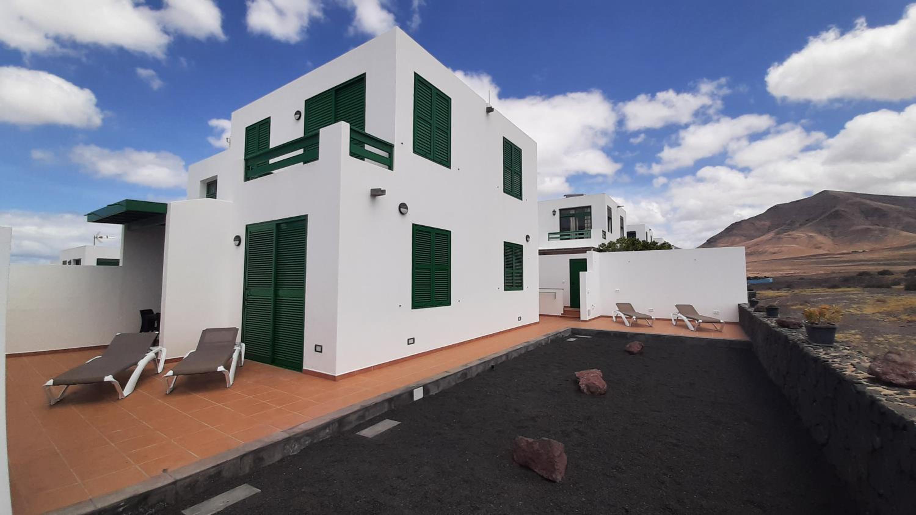 Omae Papagayo - main view