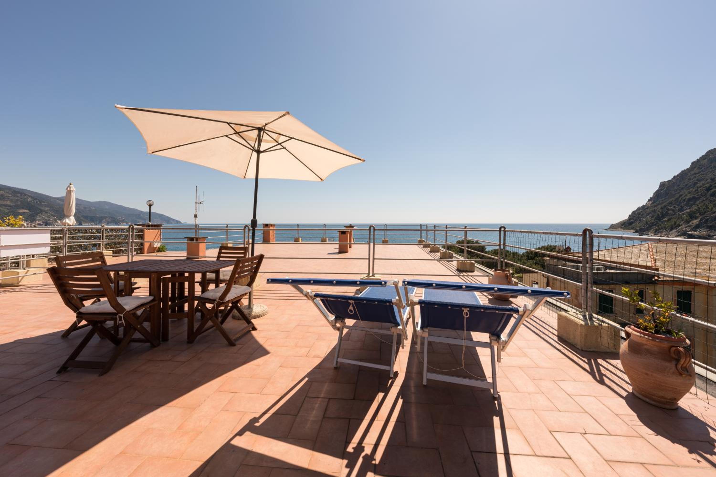 Poseidon Apartment 011019-LT-0180 photo 2