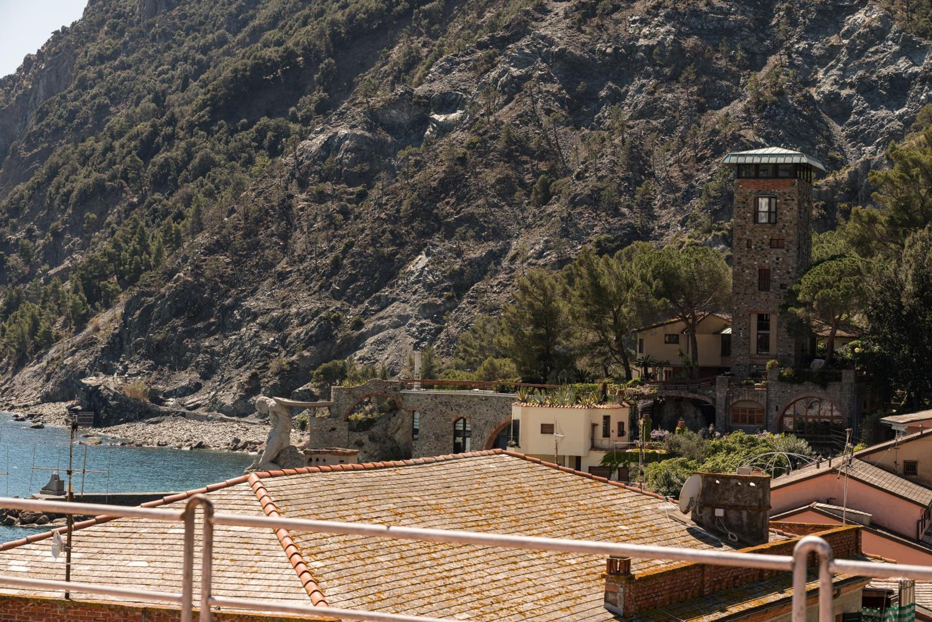 Poseidon Apartment 011019-LT-0180