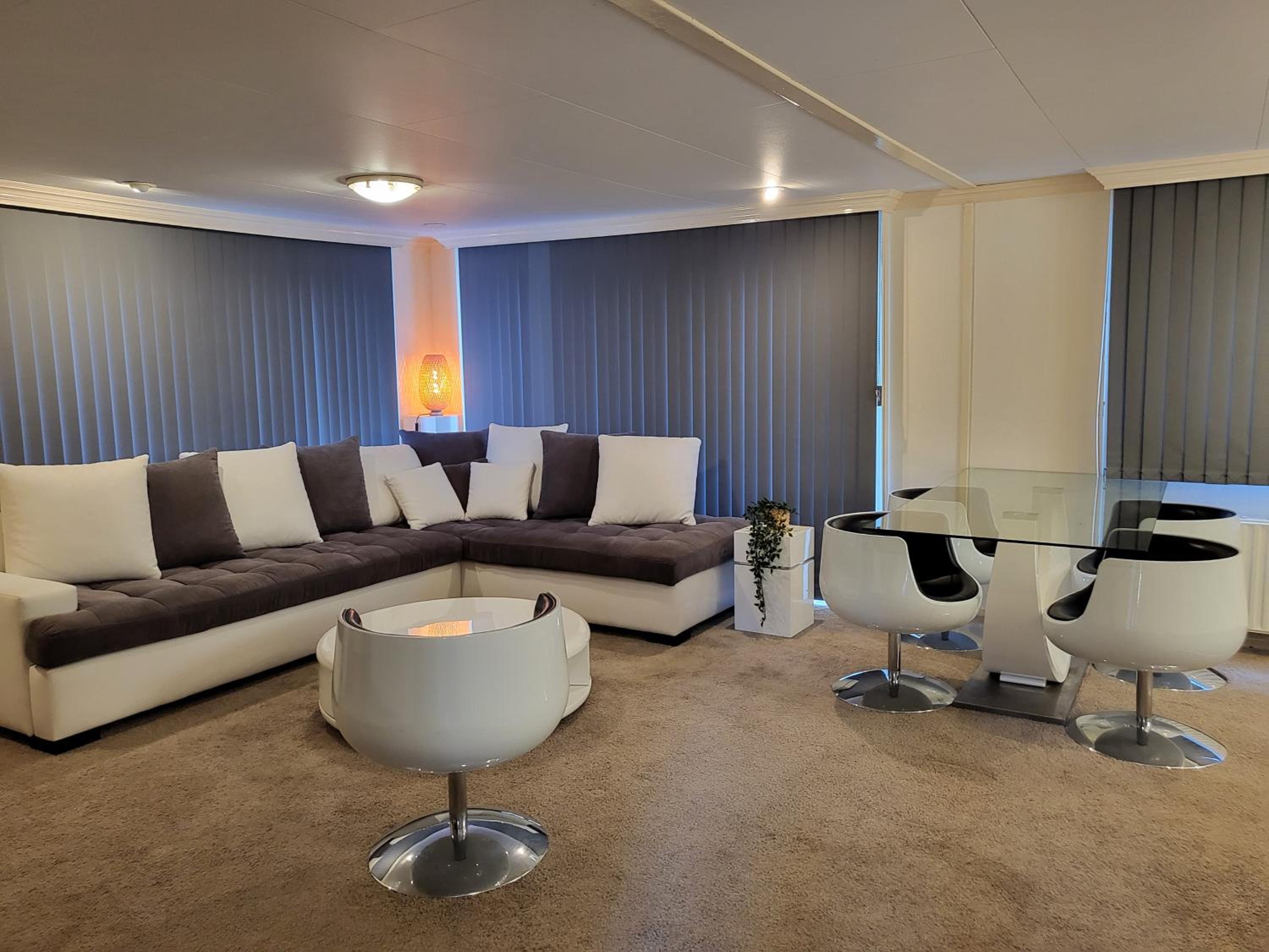Deluxe Holiday Home view 5