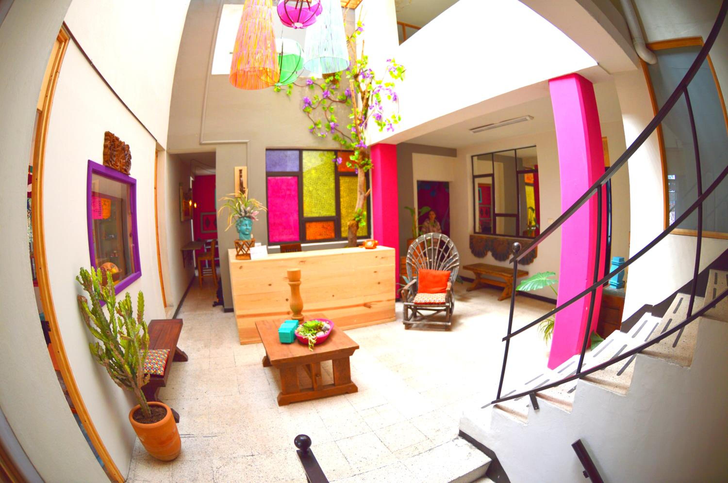 Vivir Bonito Hostal - Property Image 1